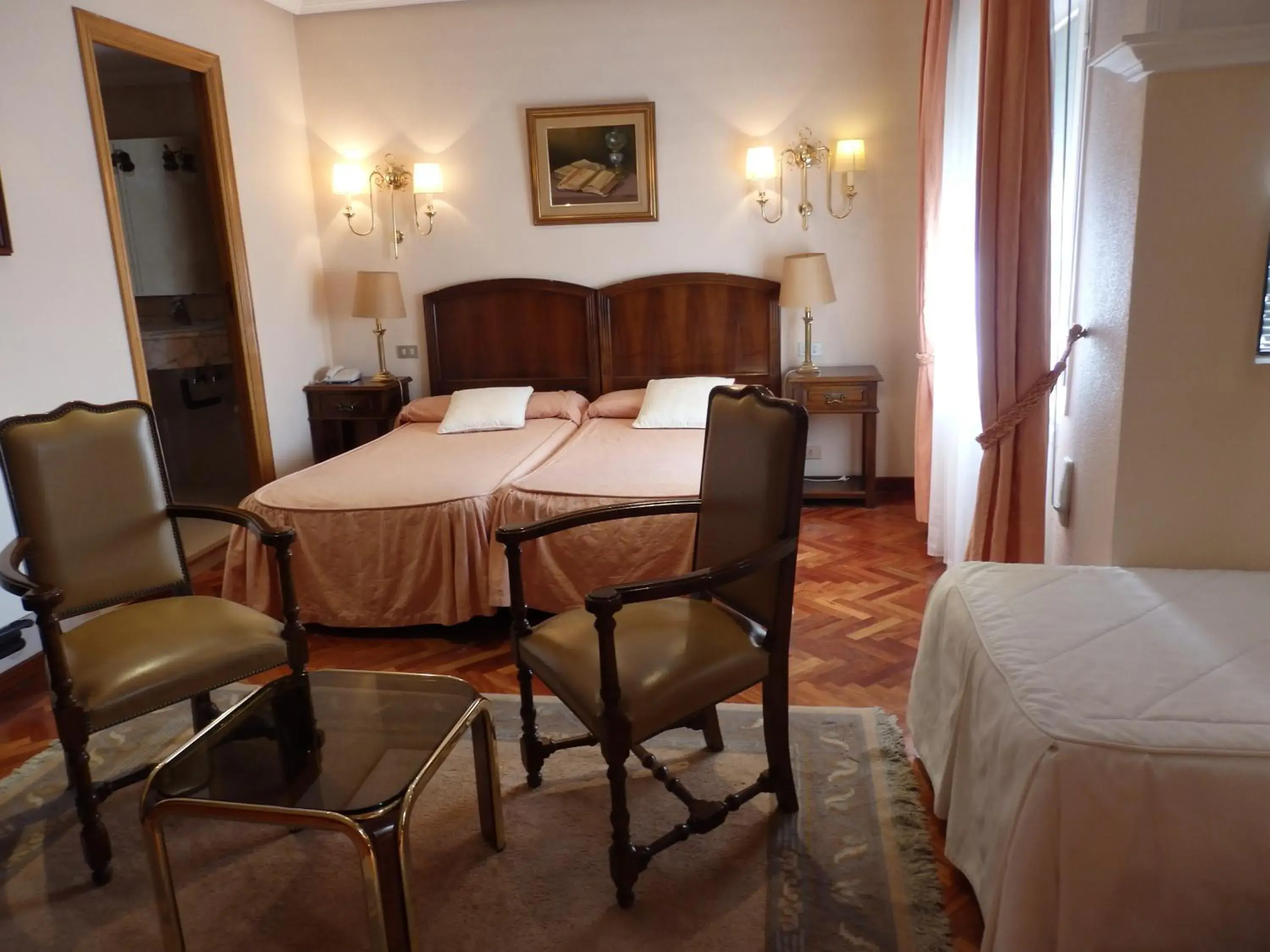 Triple Room in Hotel Aranda Triple Room in Hotel Aranda