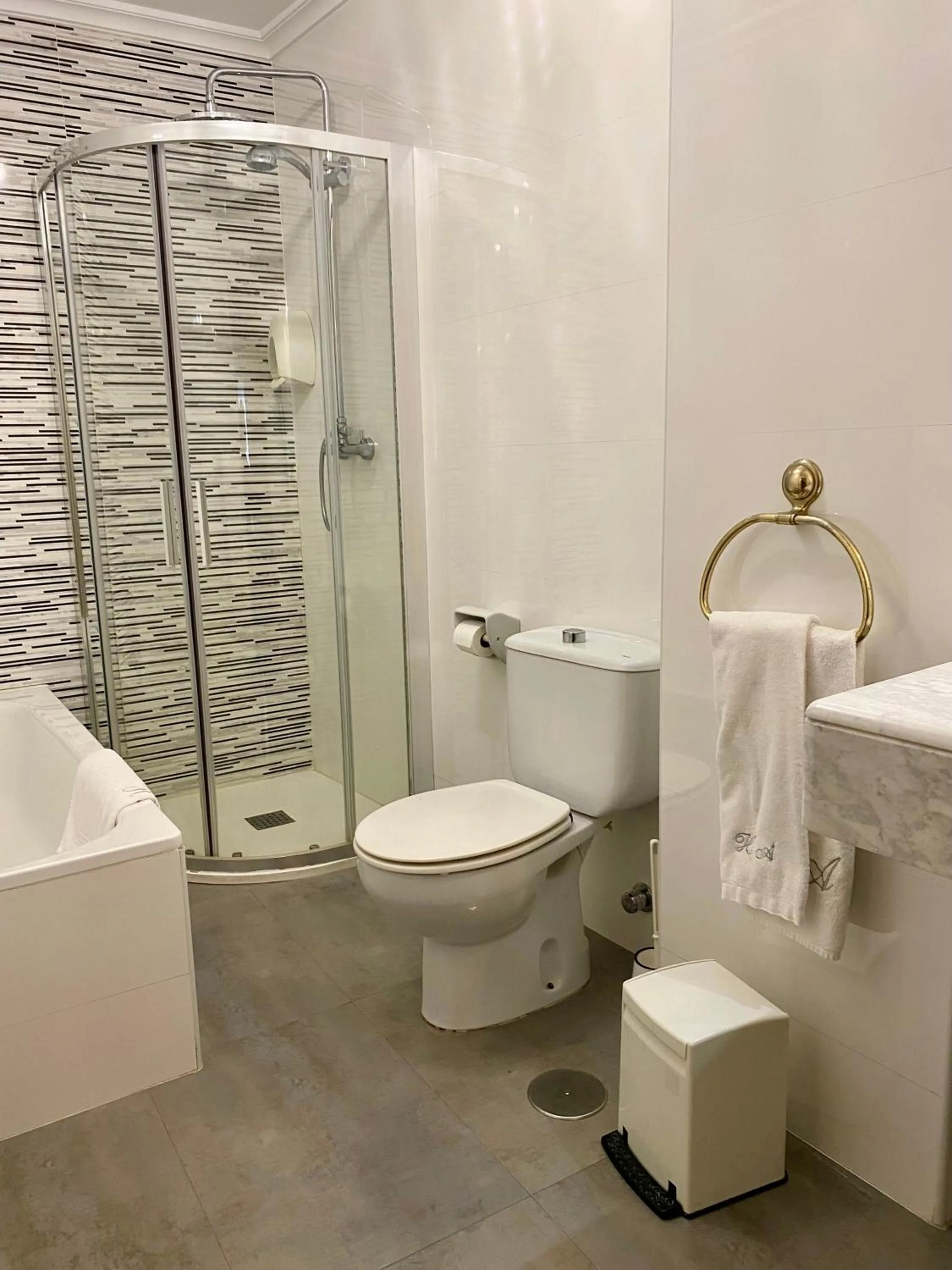 Bathroom in Hotel Aranda