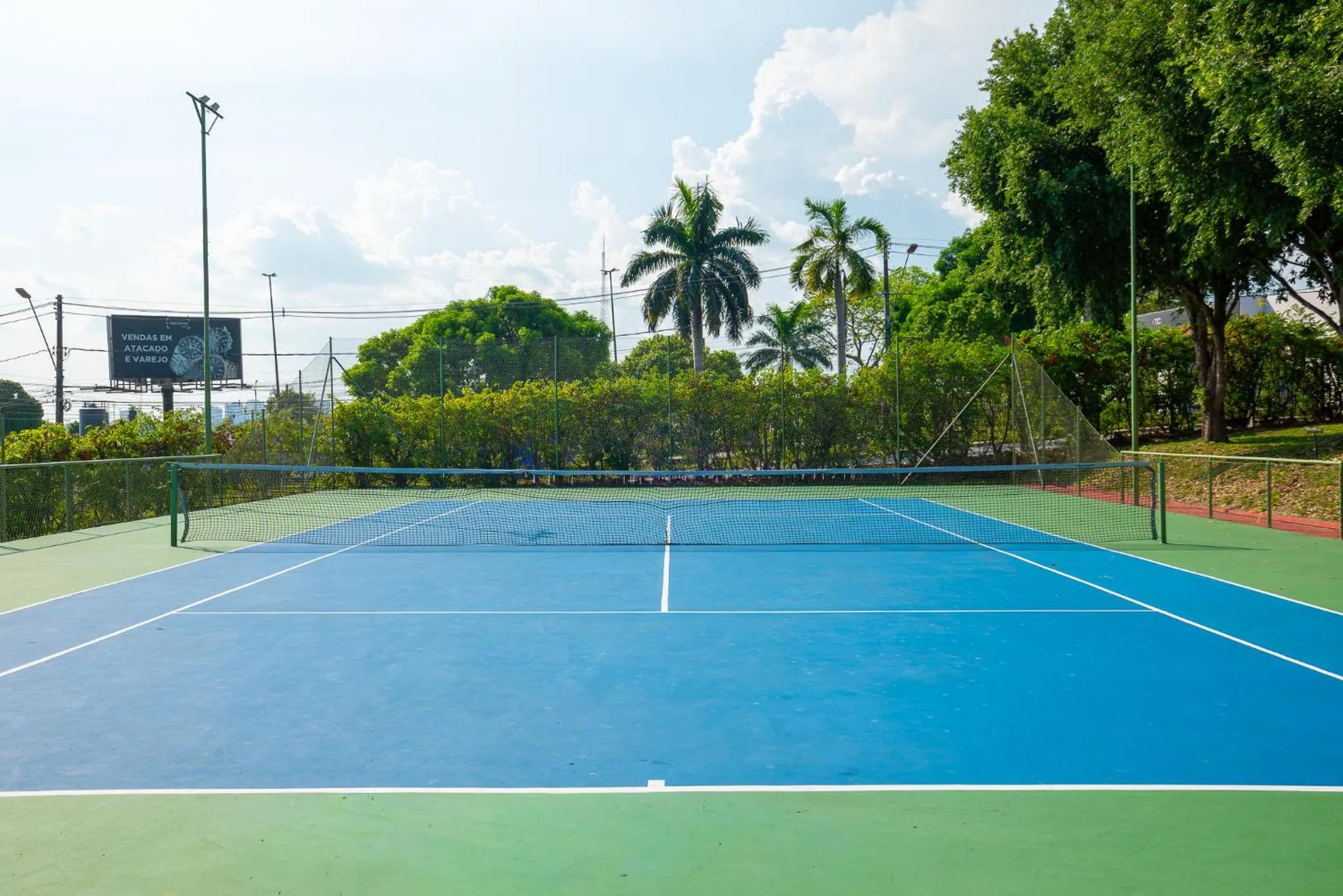 Tennis court in Novotel Manaus