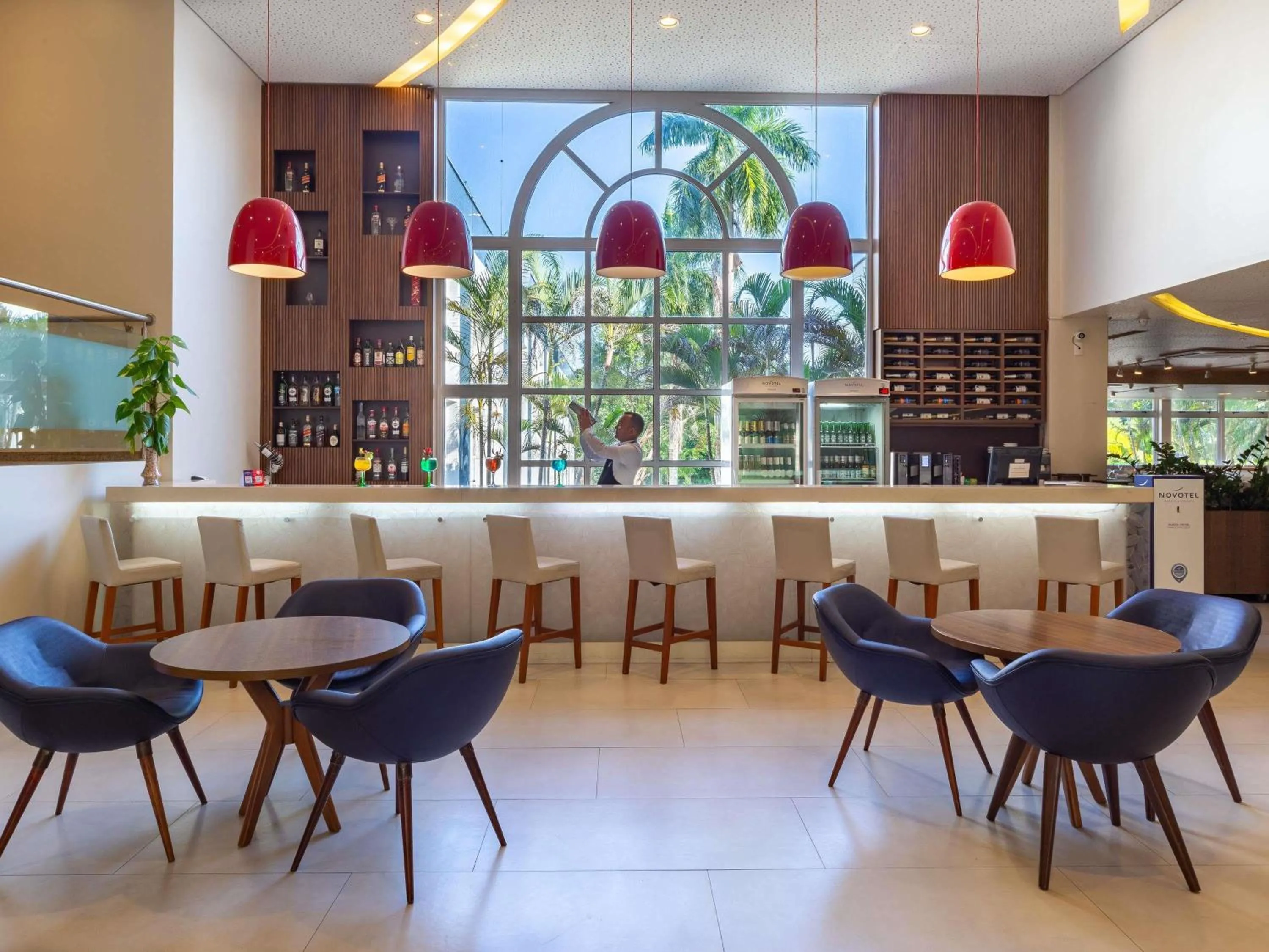 Lounge or bar in Novotel Manaus