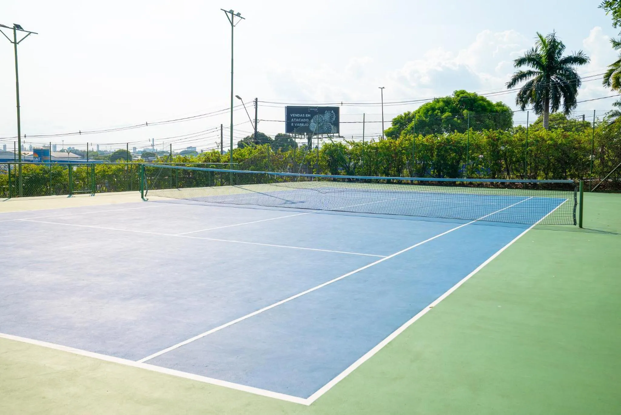 Tennis court in Novotel Manaus