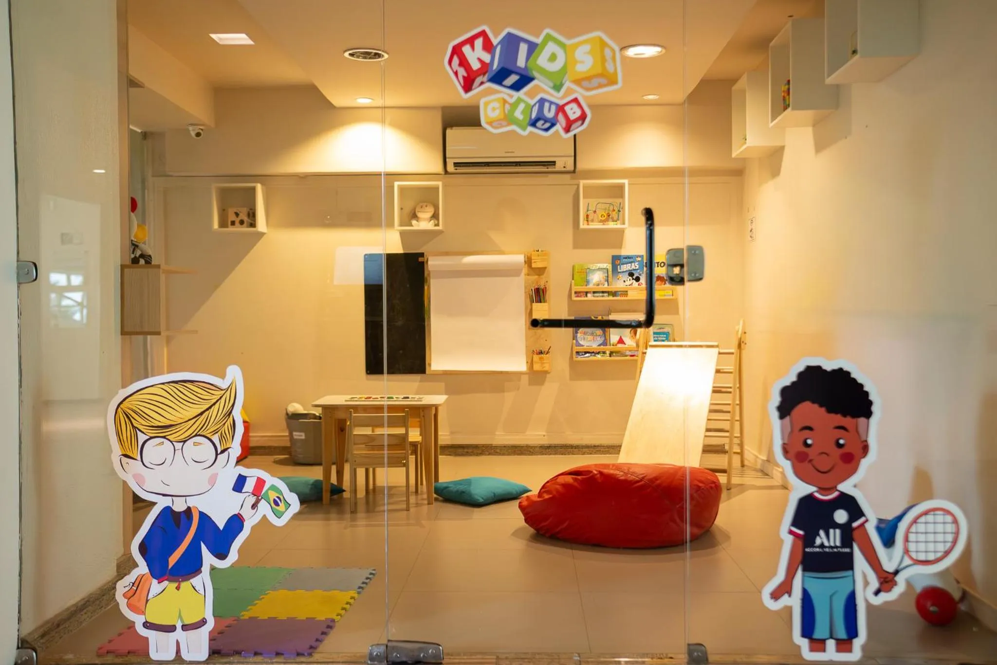 children in Novotel Manaus