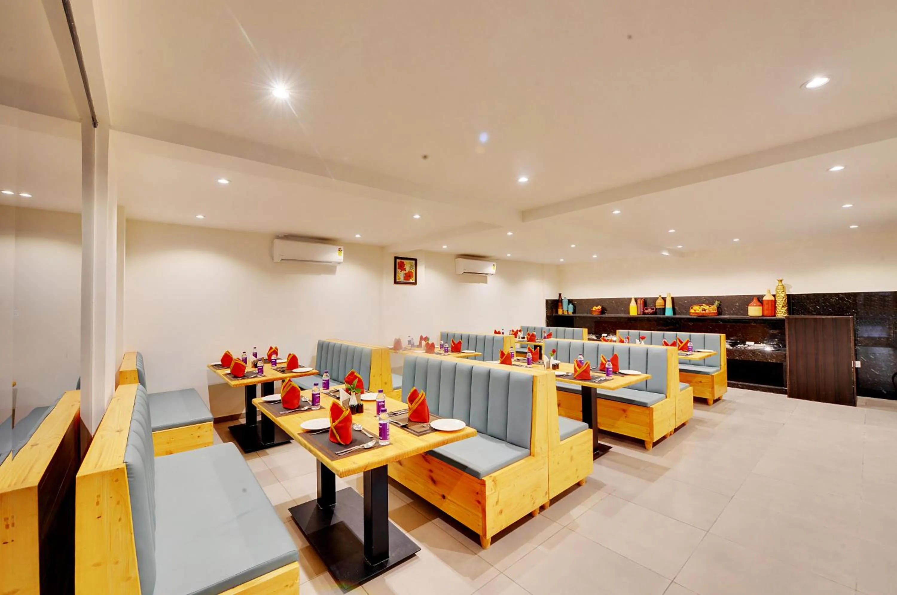 Restaurant/places to eat in The Lavender Hotel