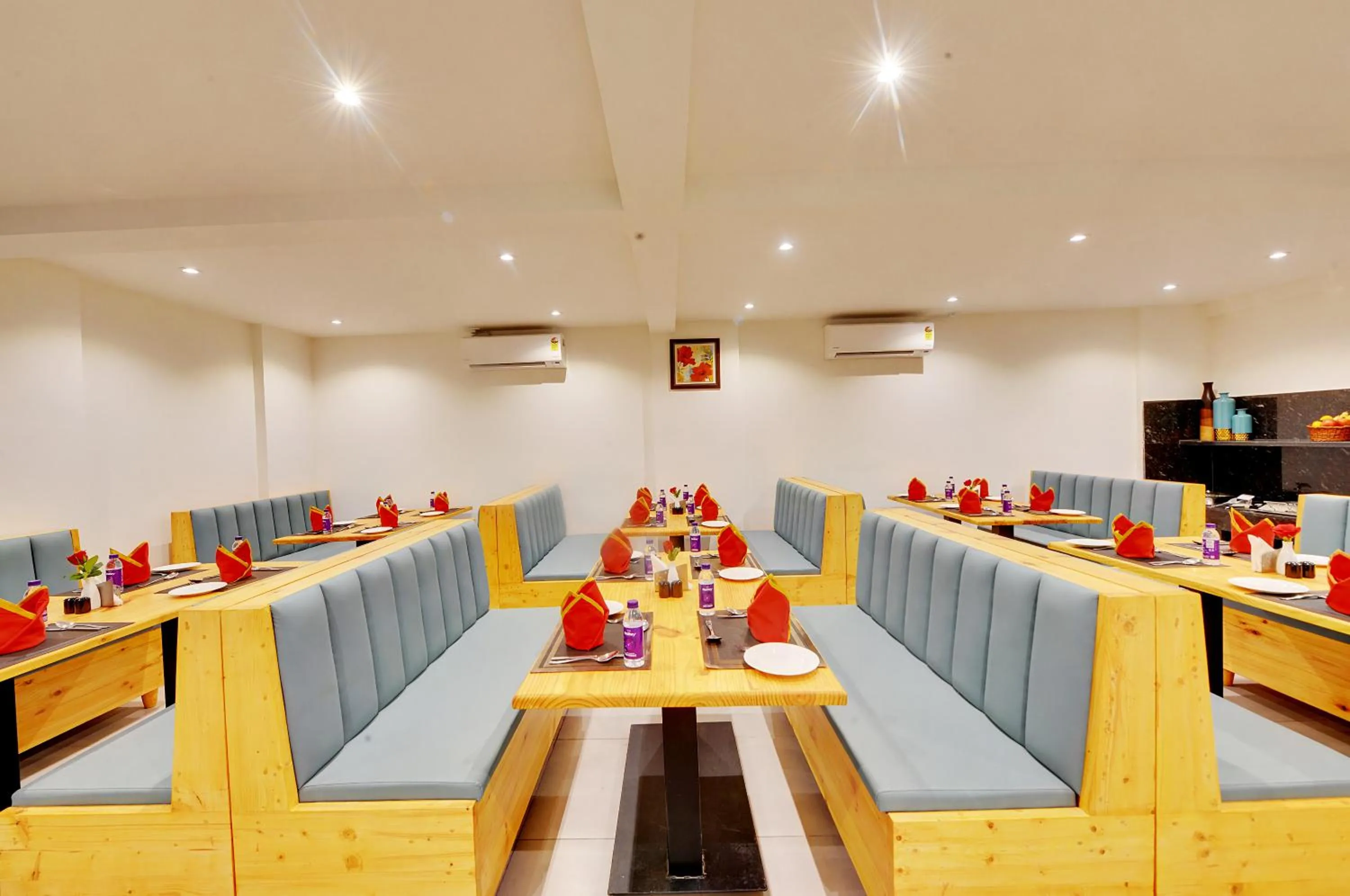 Restaurant/places to eat in The Lavender Hotel