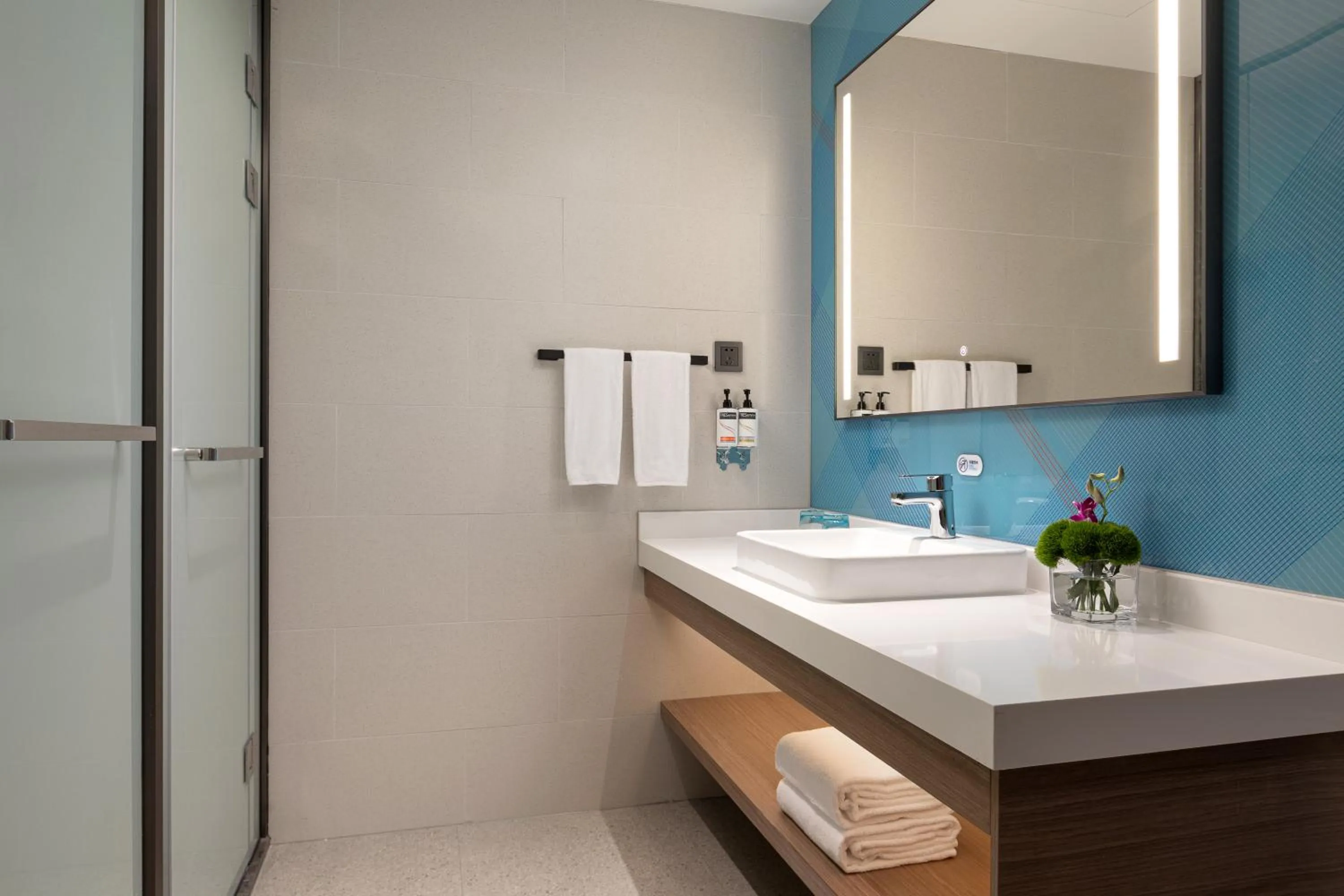 Bathroom in Holiday Inn Express Changfeng Park