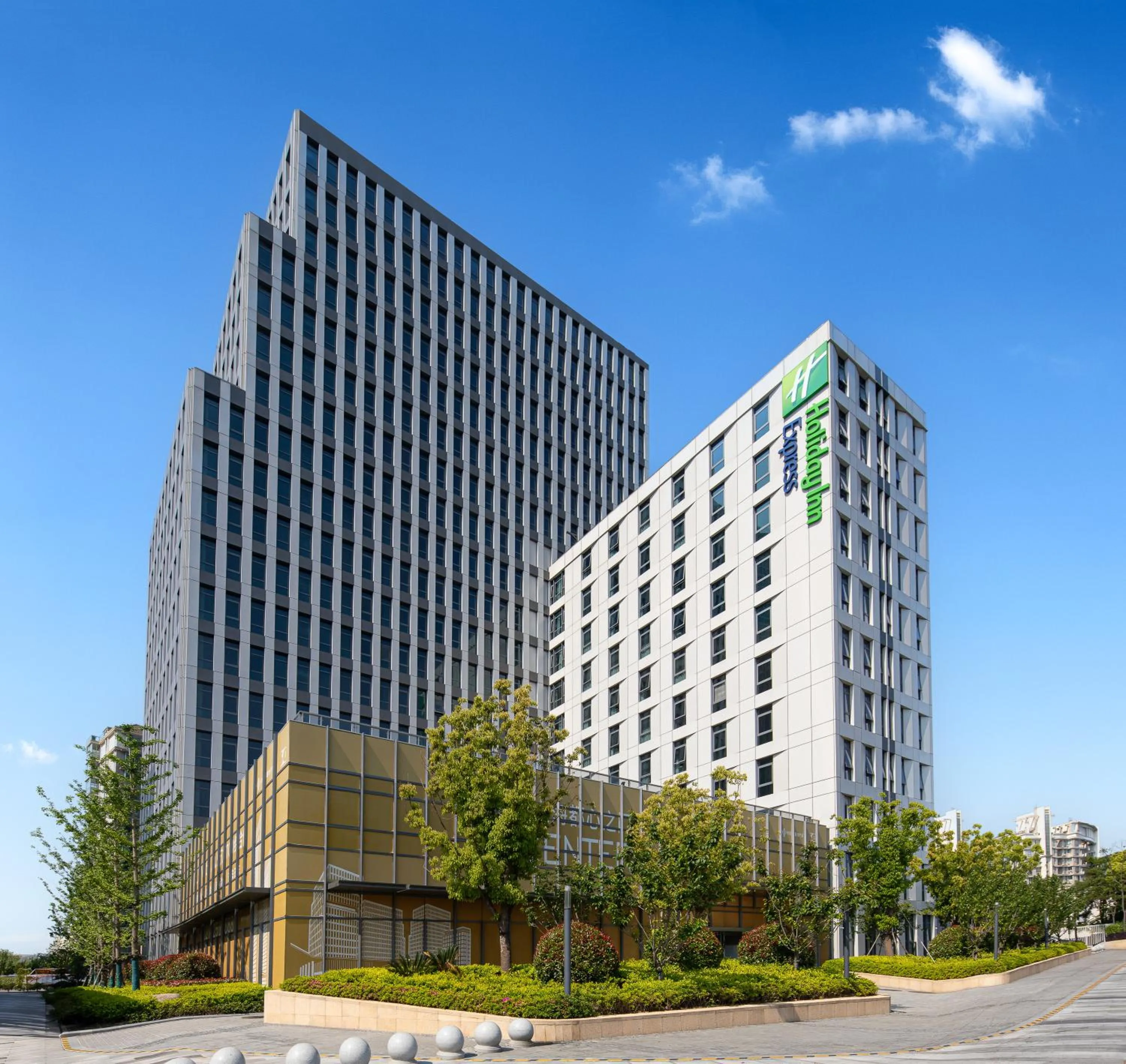 Property building in Holiday Inn Express Changfeng Park