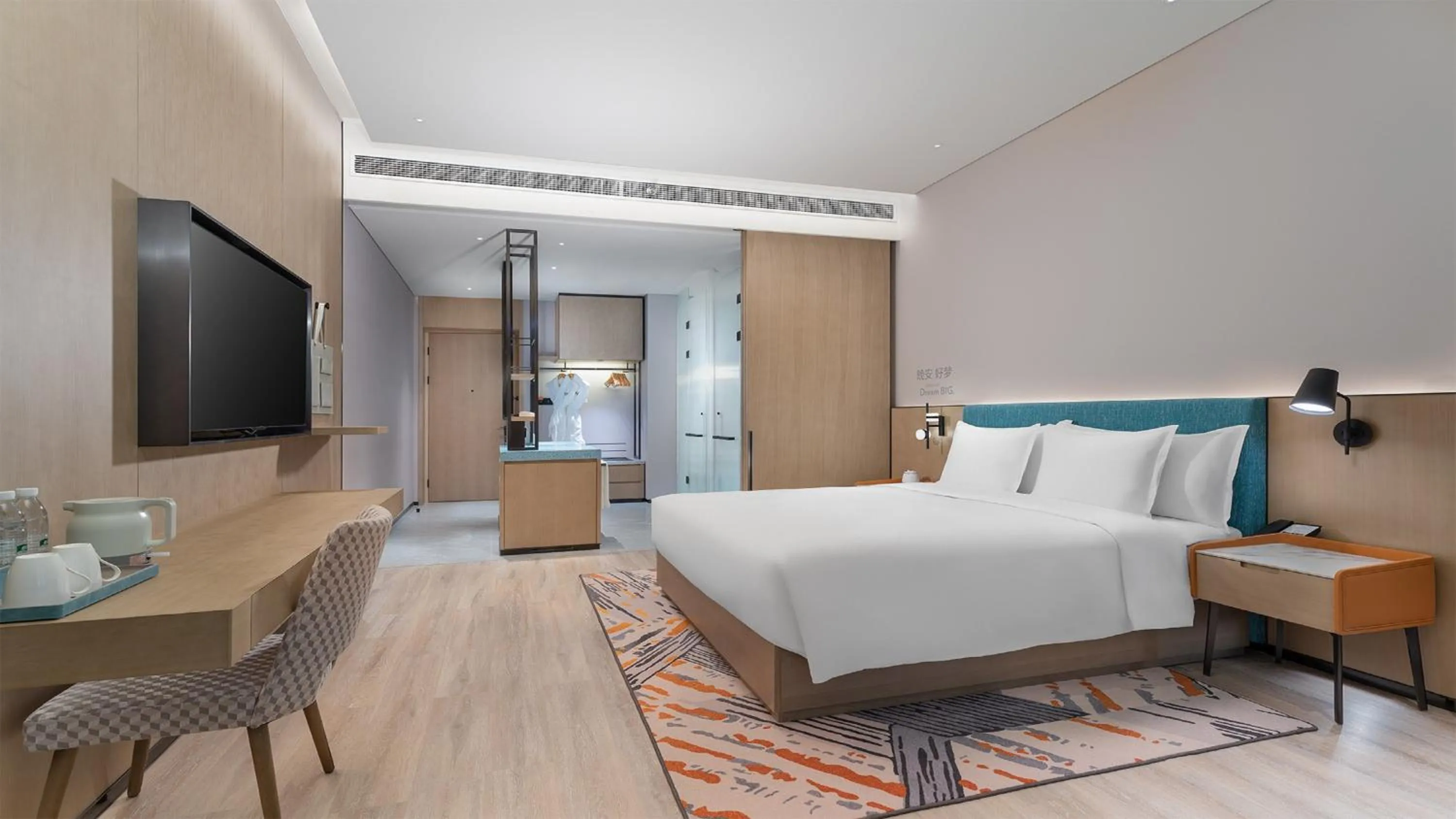 Photo of the whole room, Bed in EVEN Hotel Yinchuan Yuehai by IHG