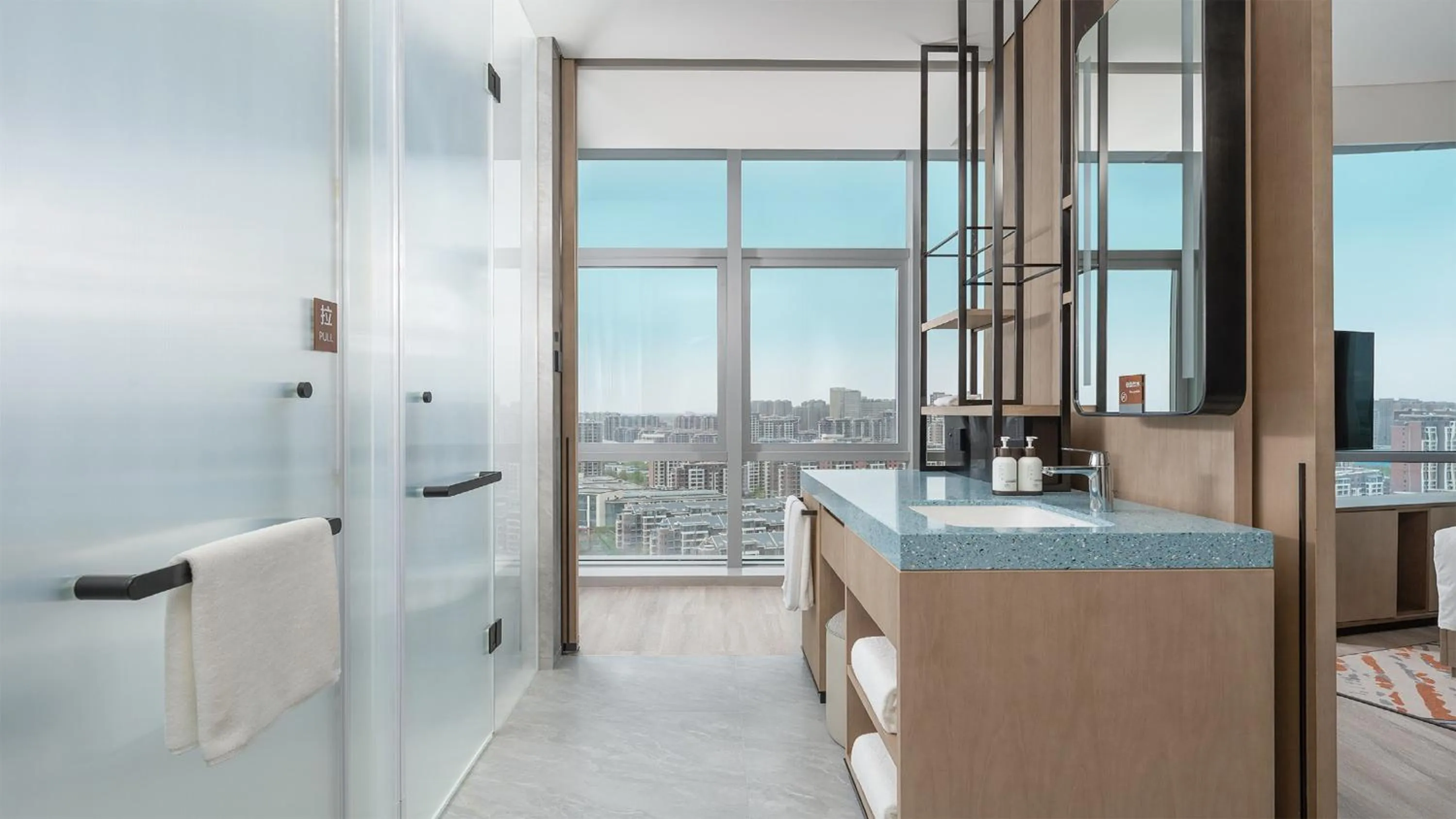 Bedroom in EVEN Hotel Yinchuan Yuehai by IHG