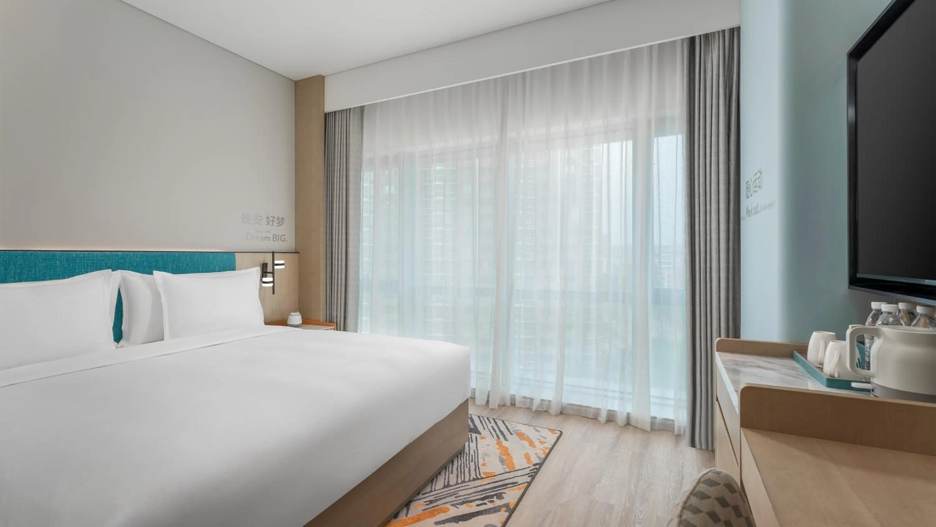 Photo of the whole room, Bed in EVEN Hotel Yinchuan Yuehai by IHG