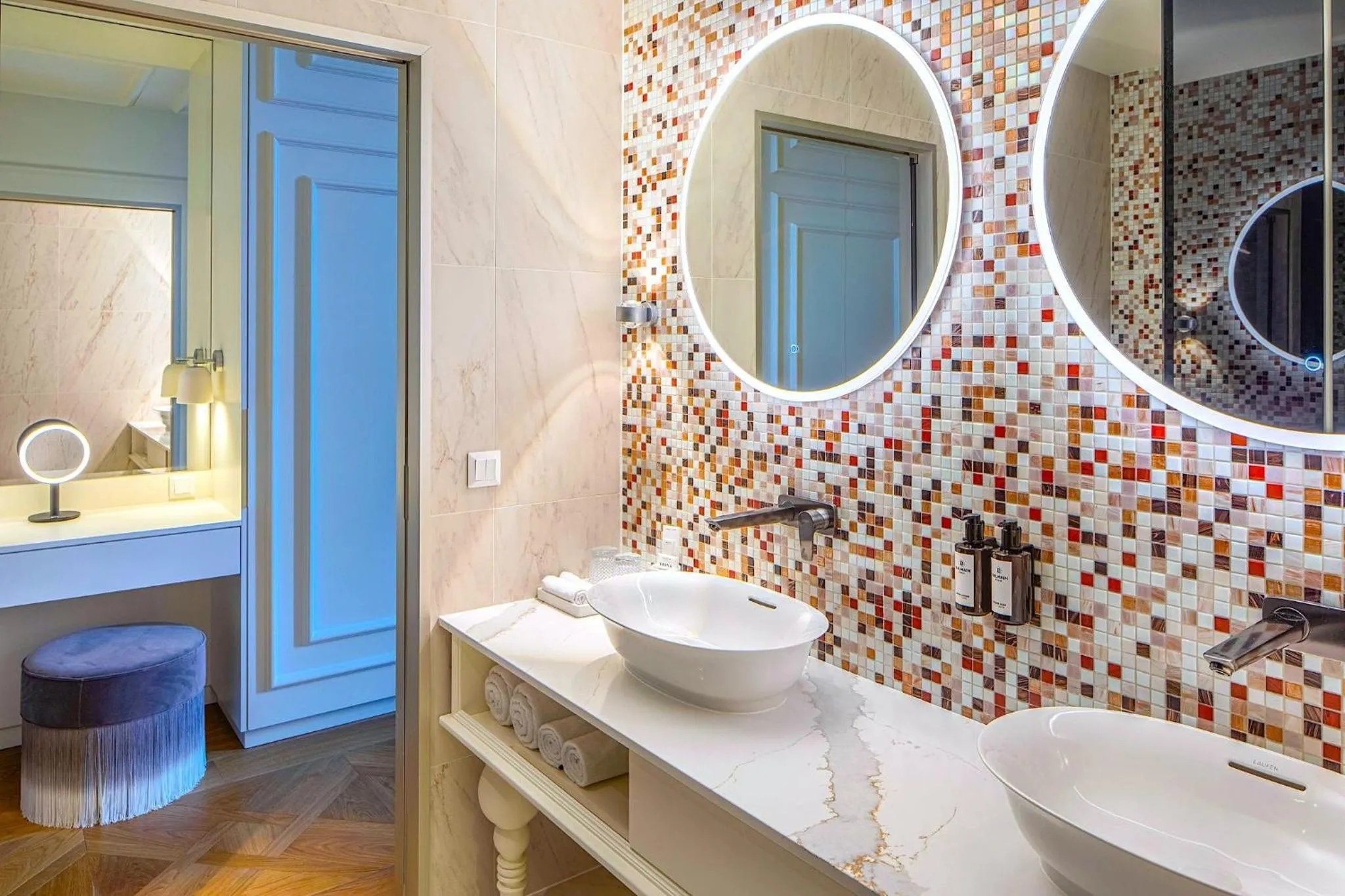 Photo of the whole room in Kimpton BEM Budapest by IHG