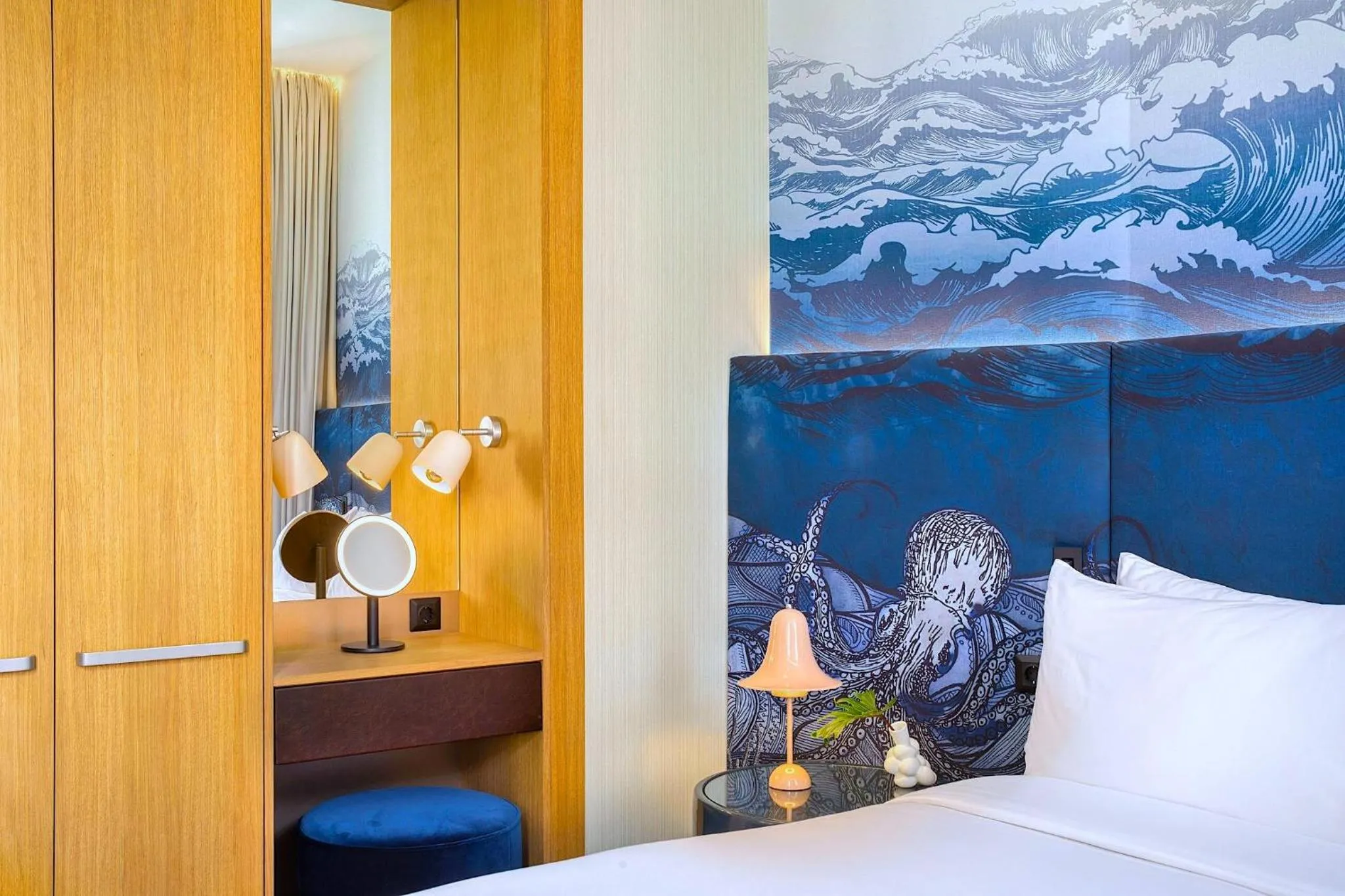 Photo of the whole room, Bed in Kimpton BEM Budapest by IHG