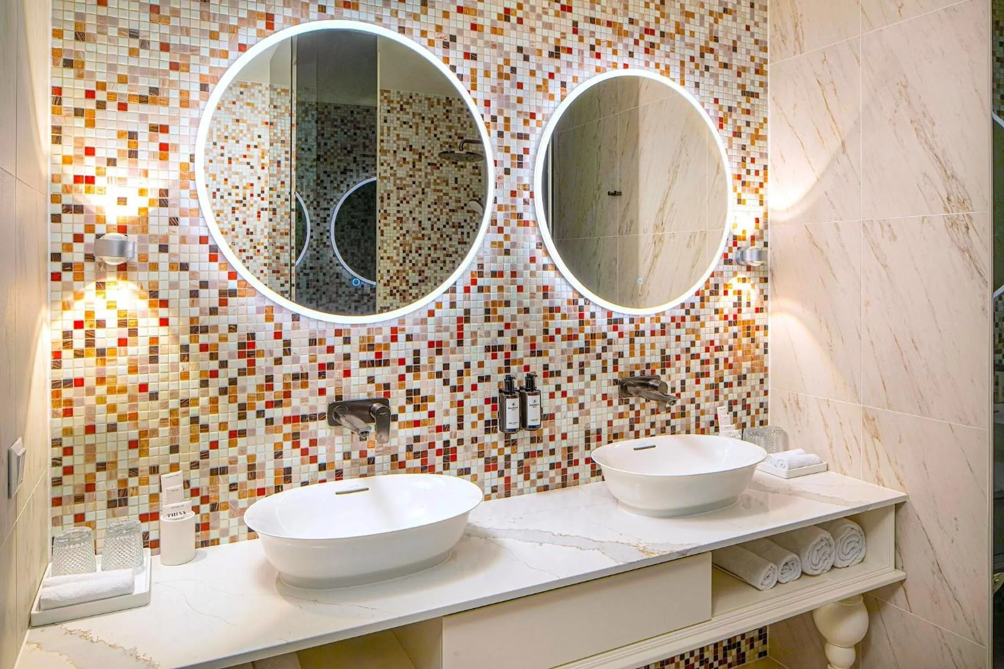 Photo of the whole room in Kimpton BEM Budapest by IHG