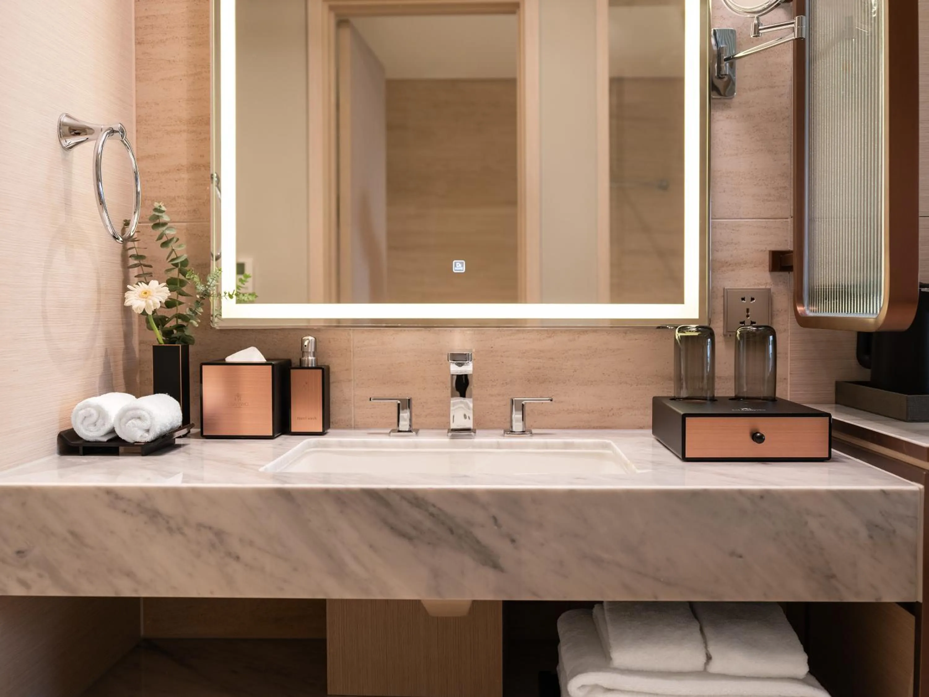 Bathroom in CLASSYC Hotel