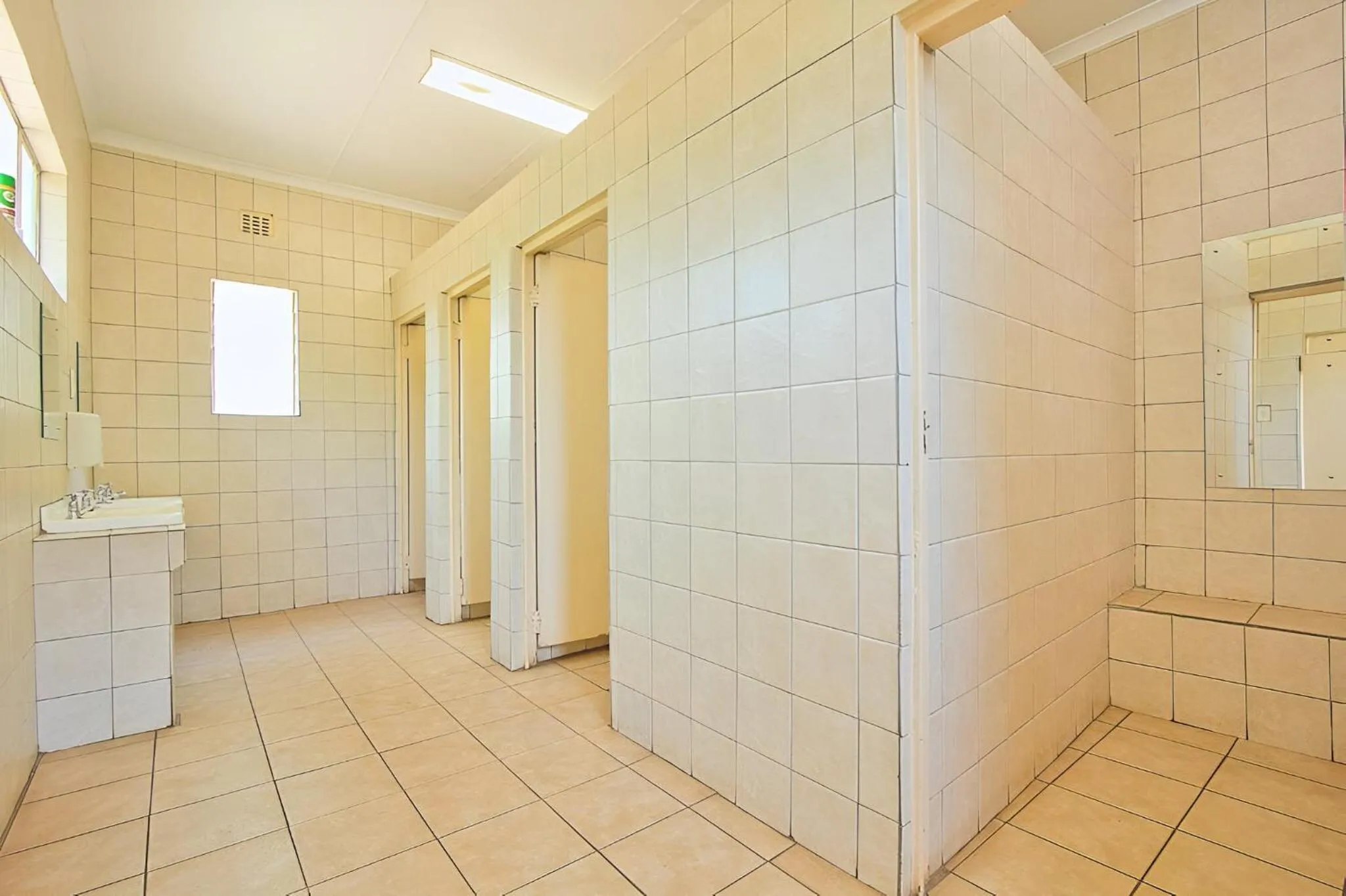 Shower in Elangeni Holiday Resort