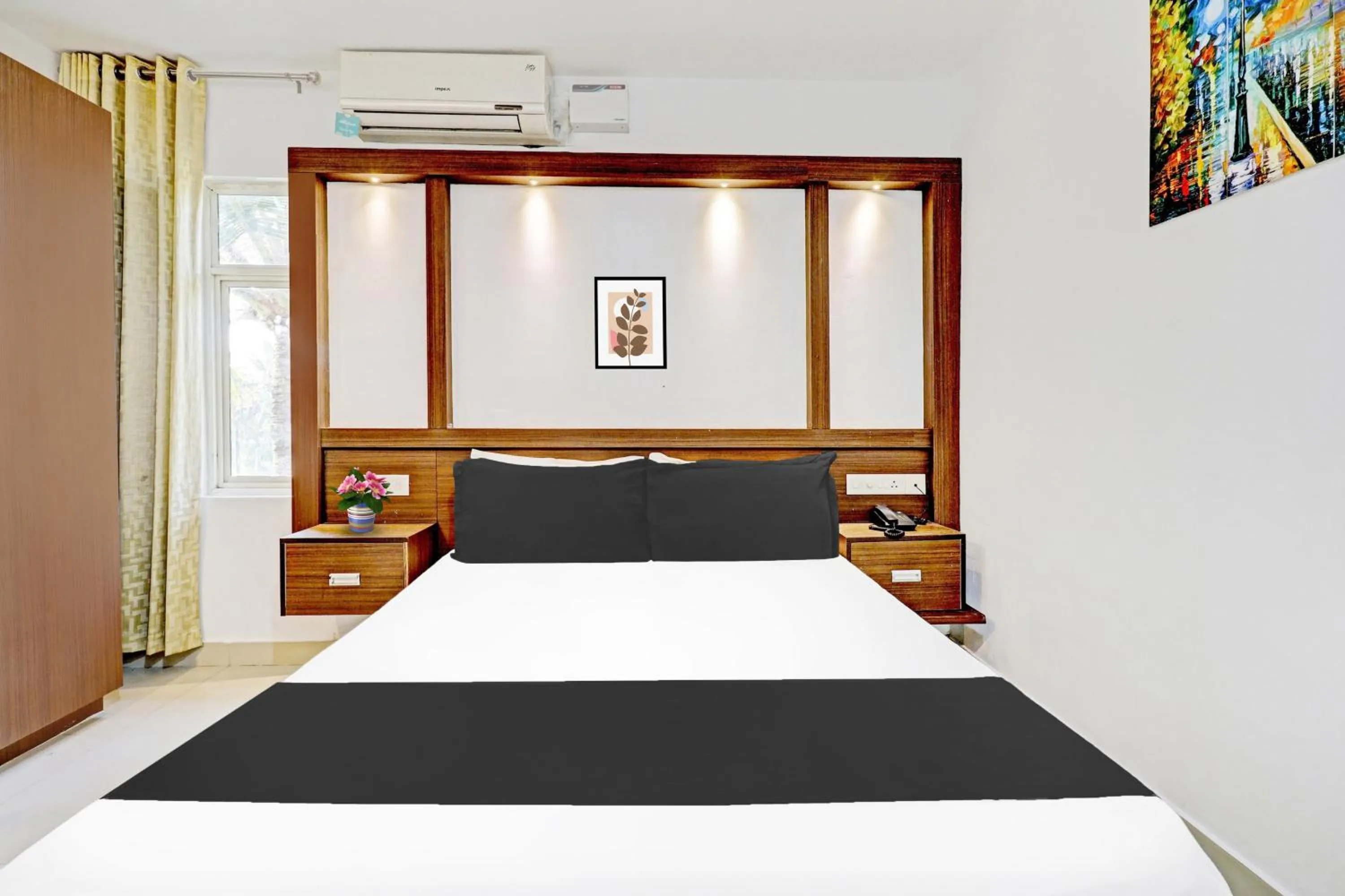 Bedroom, Bed in Super Hotel O Kazhakoottam Near AL SAJ Convention Centre