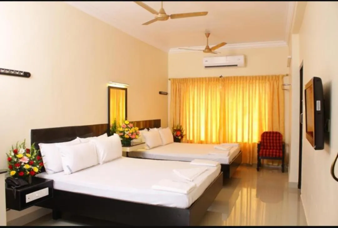 Bed in HOTEL BHARANI
