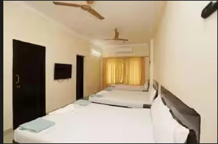 Bed in HOTEL BHARANI