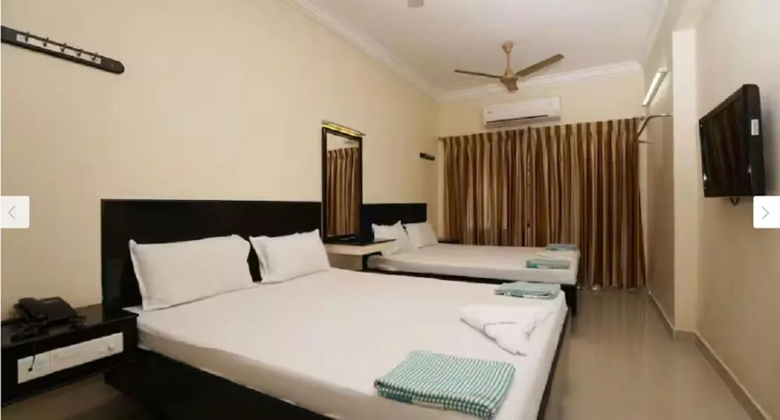 Bed in HOTEL BHARANI
