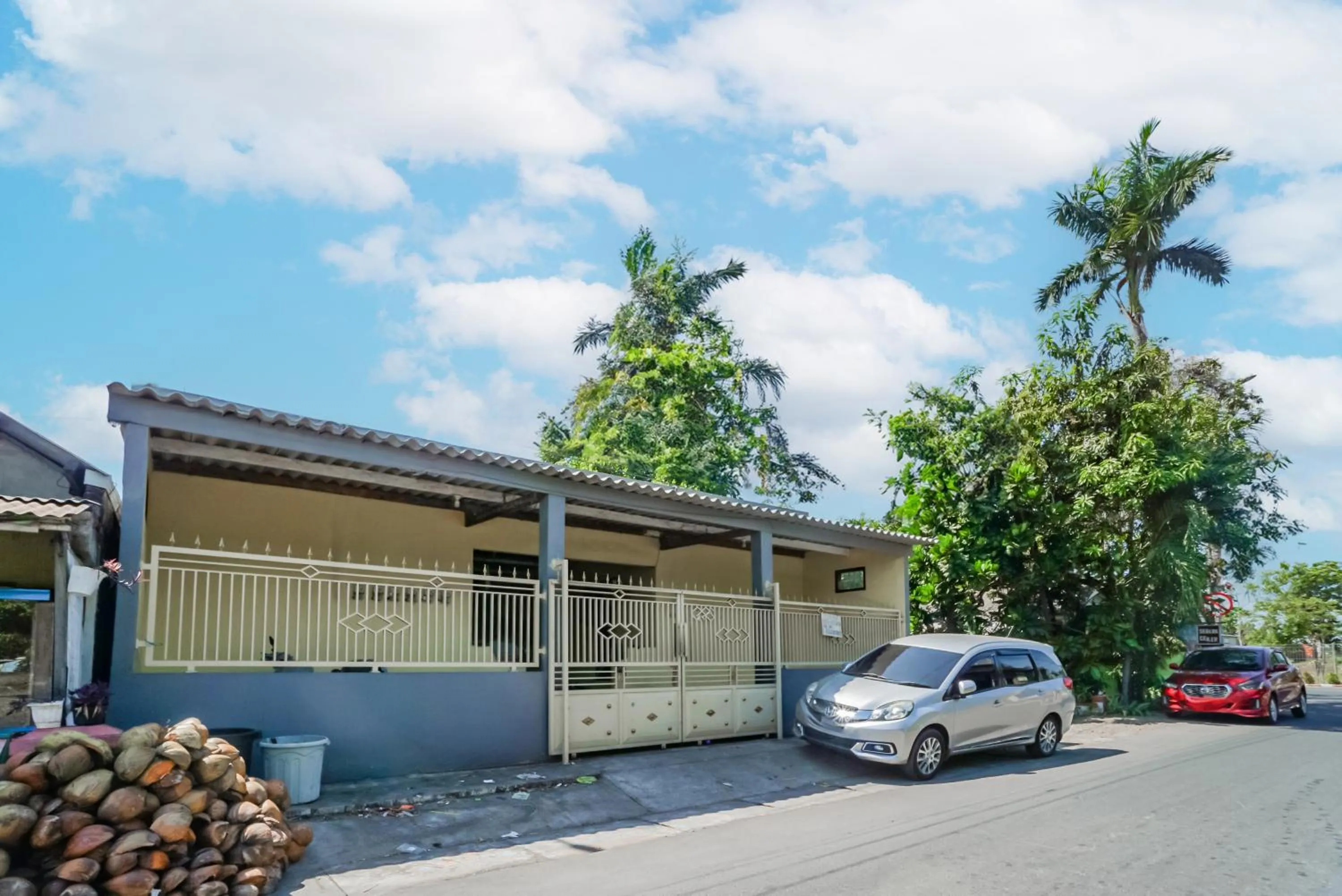 Facade/entrance in Hotel O Wunut Homestay Syariah