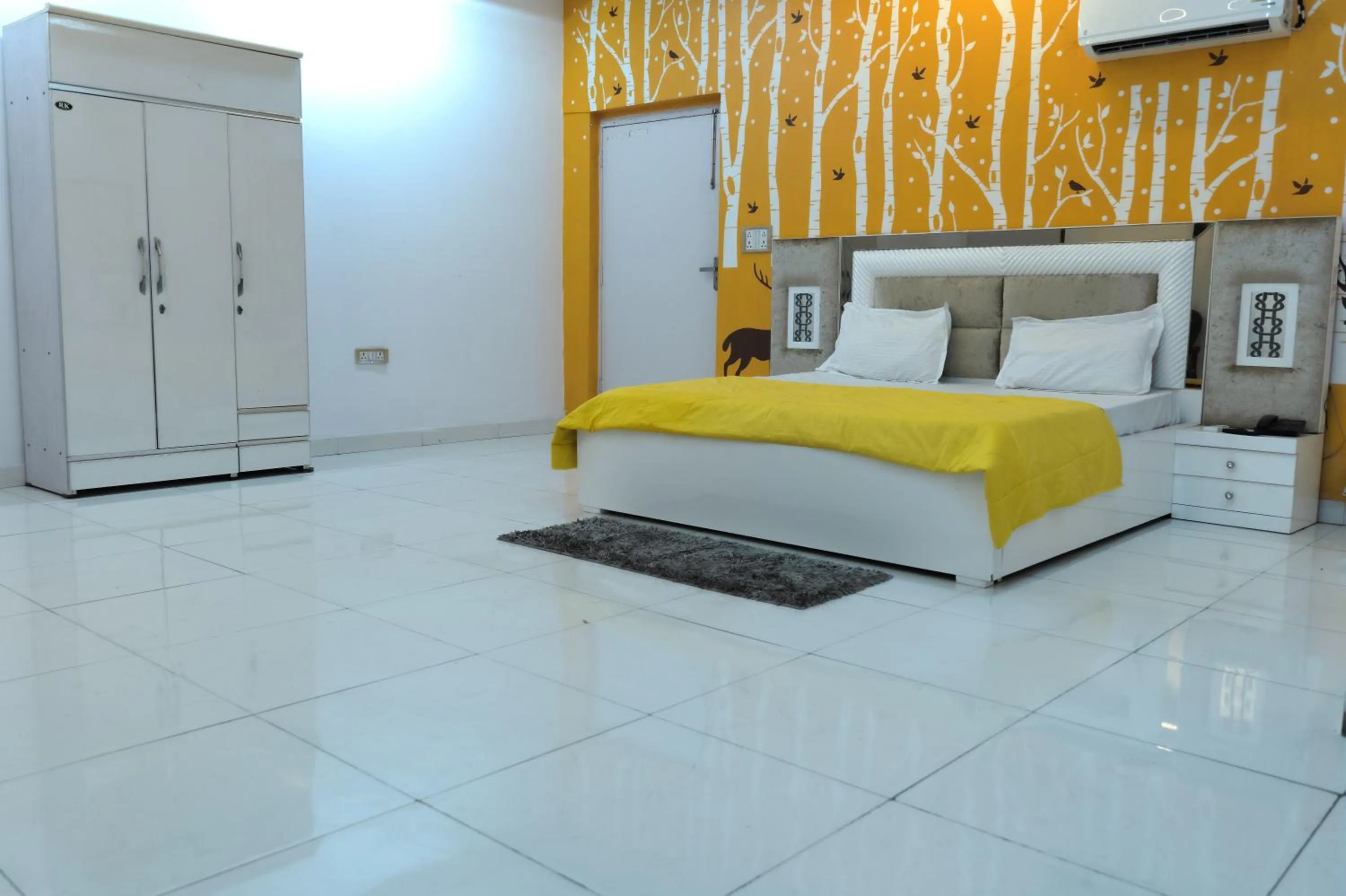 Bed in Embassy Suites