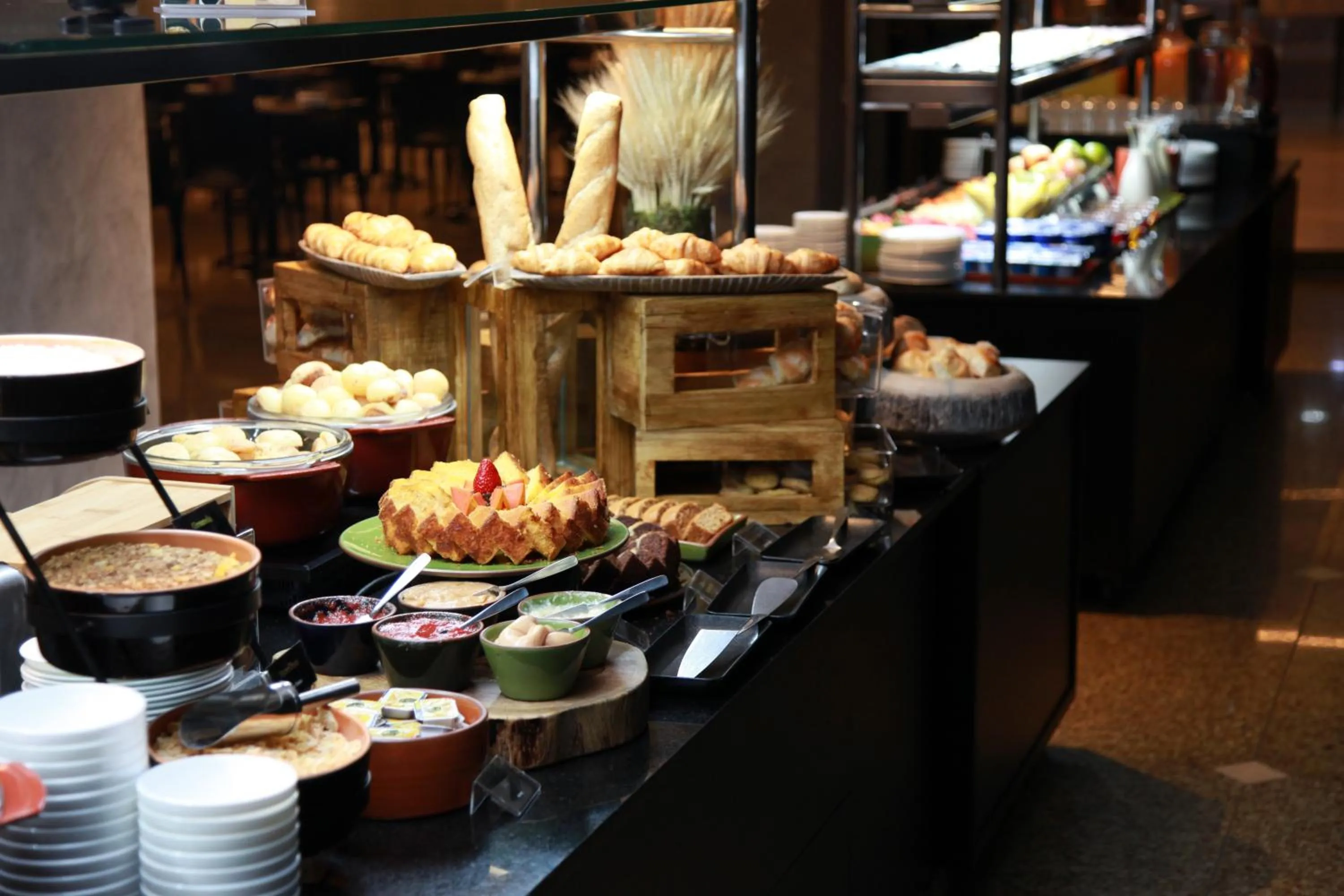 Buffet breakfast in Mercure Belo Horizonte Lourdes