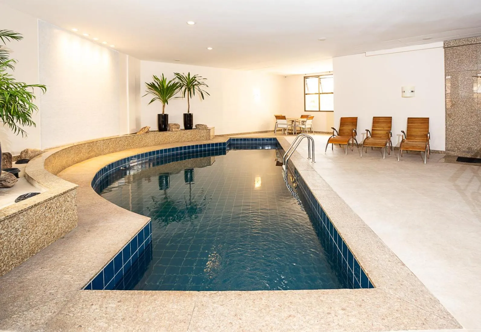 Swimming pool in Mercure Belo Horizonte Lourdes