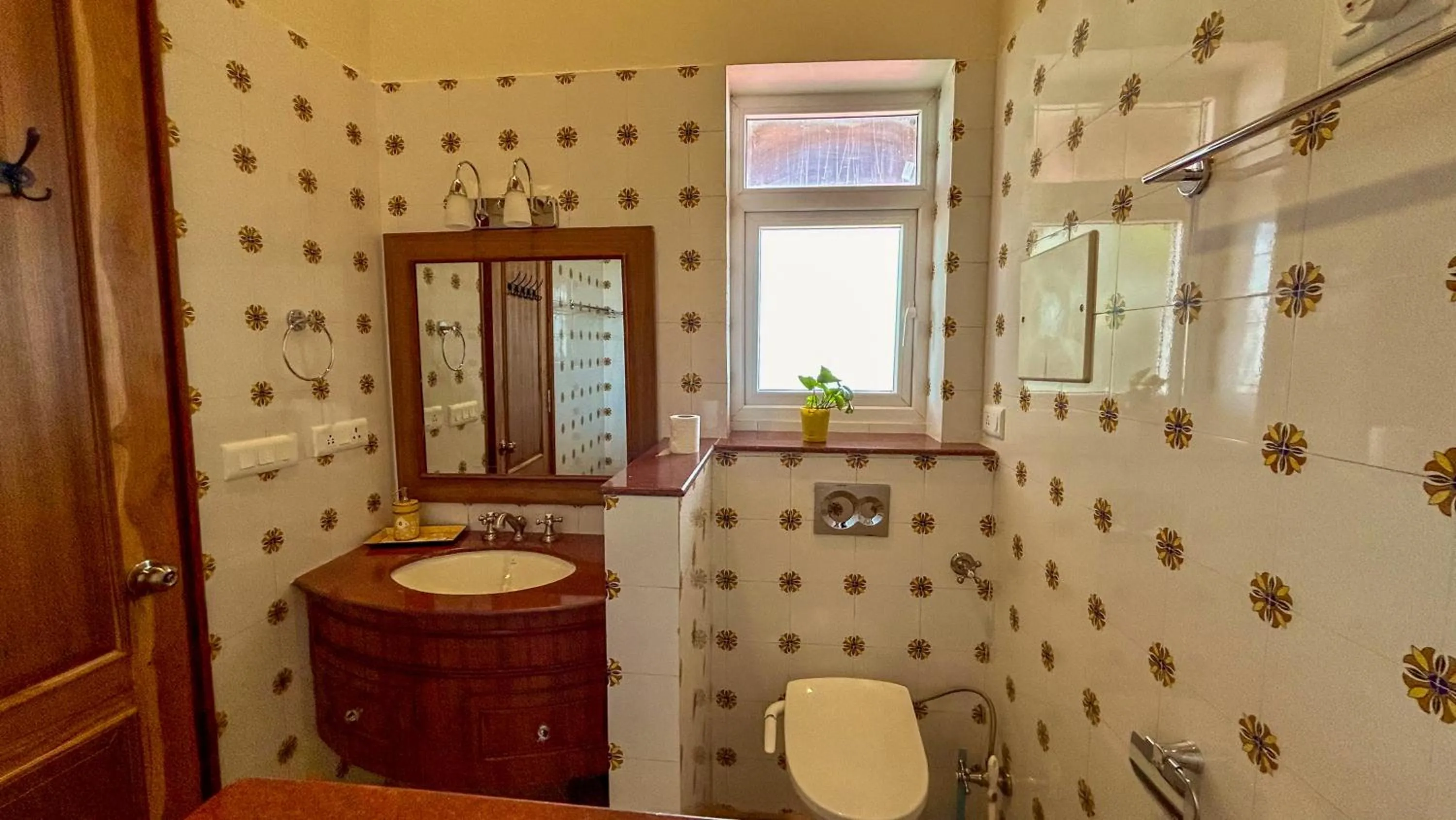 Toilet in The Magnolia Lodge