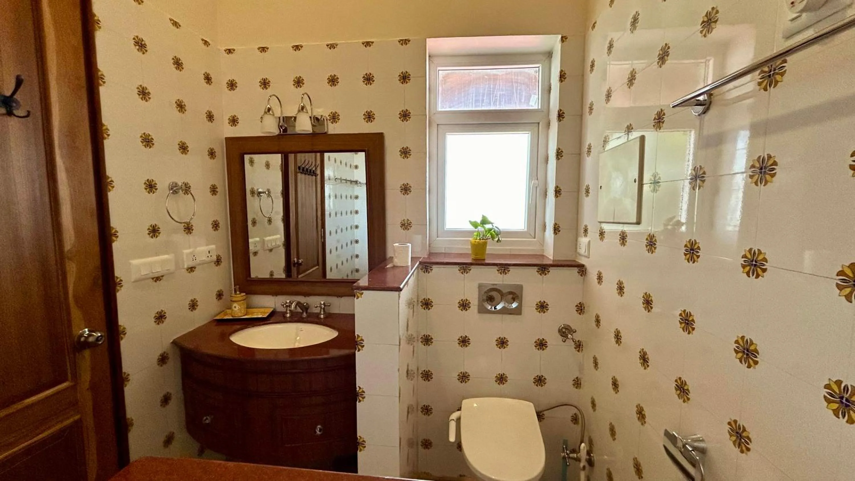 Toilet in The Magnolia Lodge