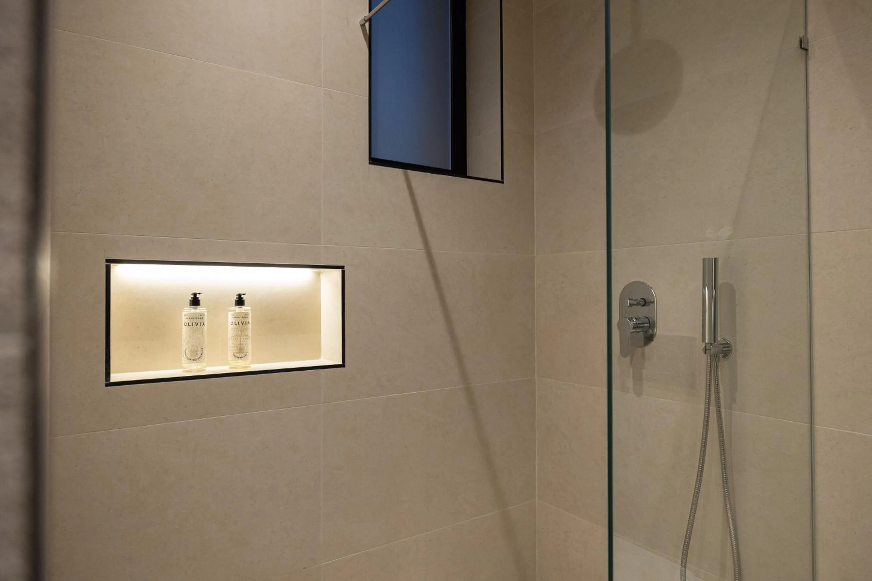 Shower in Hotel Beke