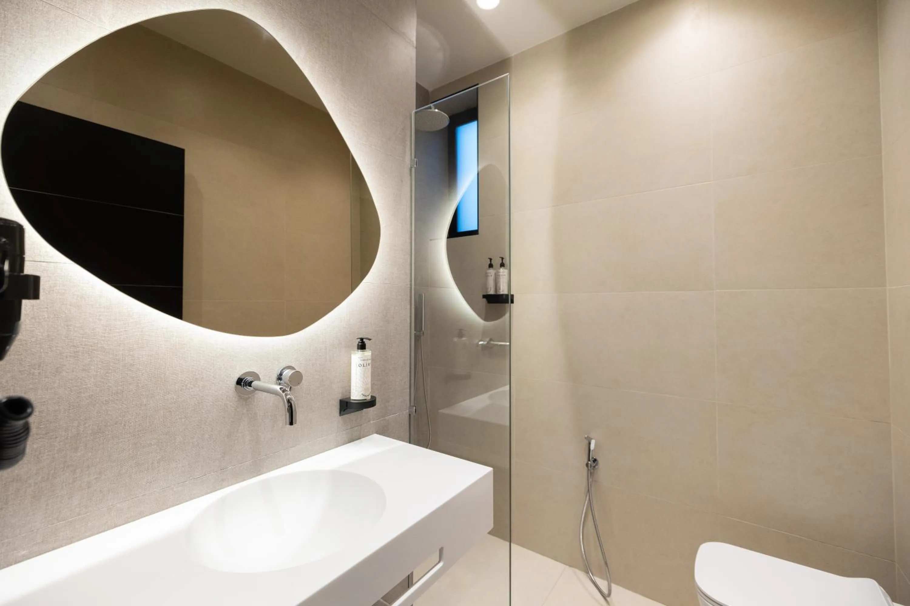 Shower in Hotel Beke