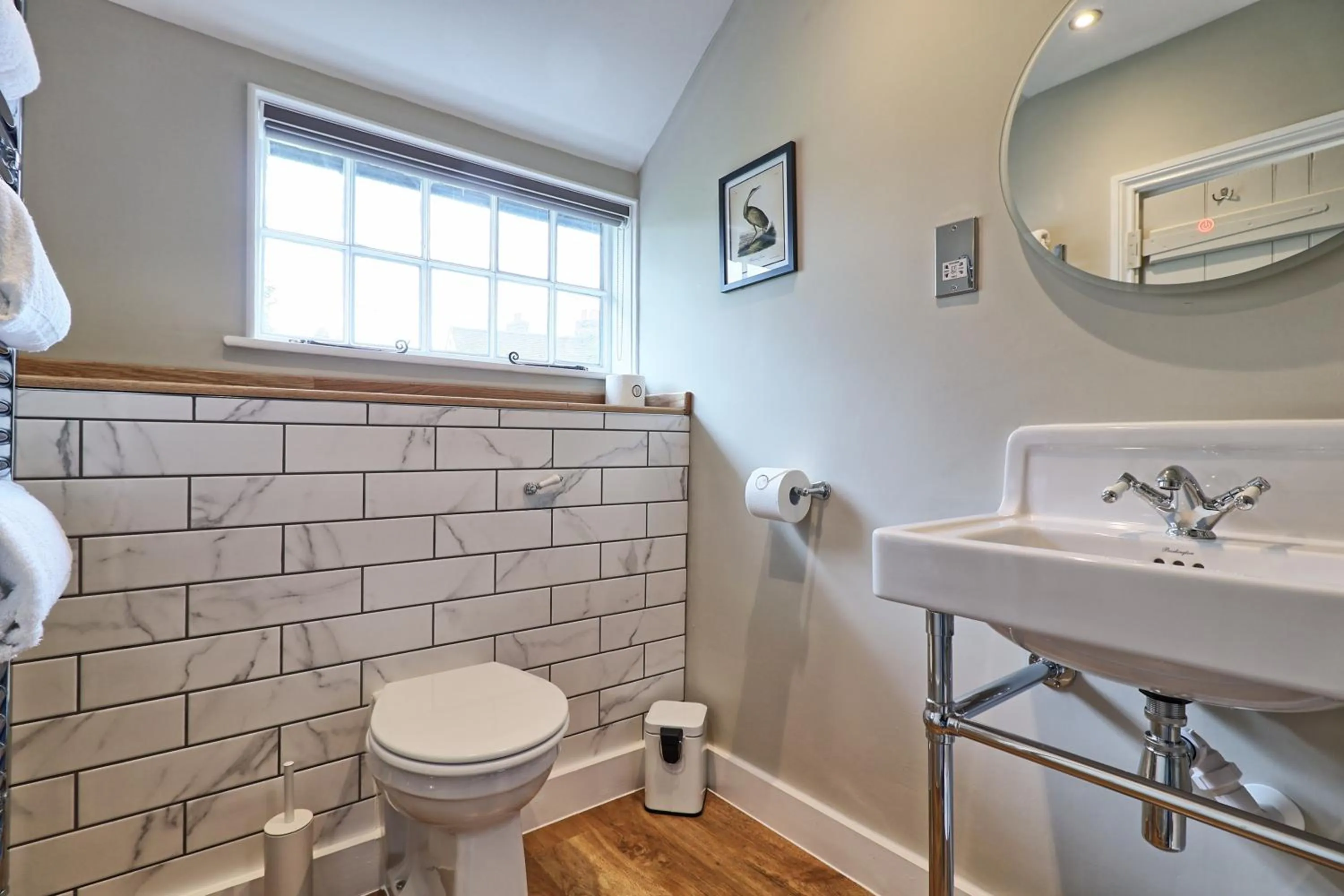 Toilet in Ranfield's Brasserie Hotel Rooms