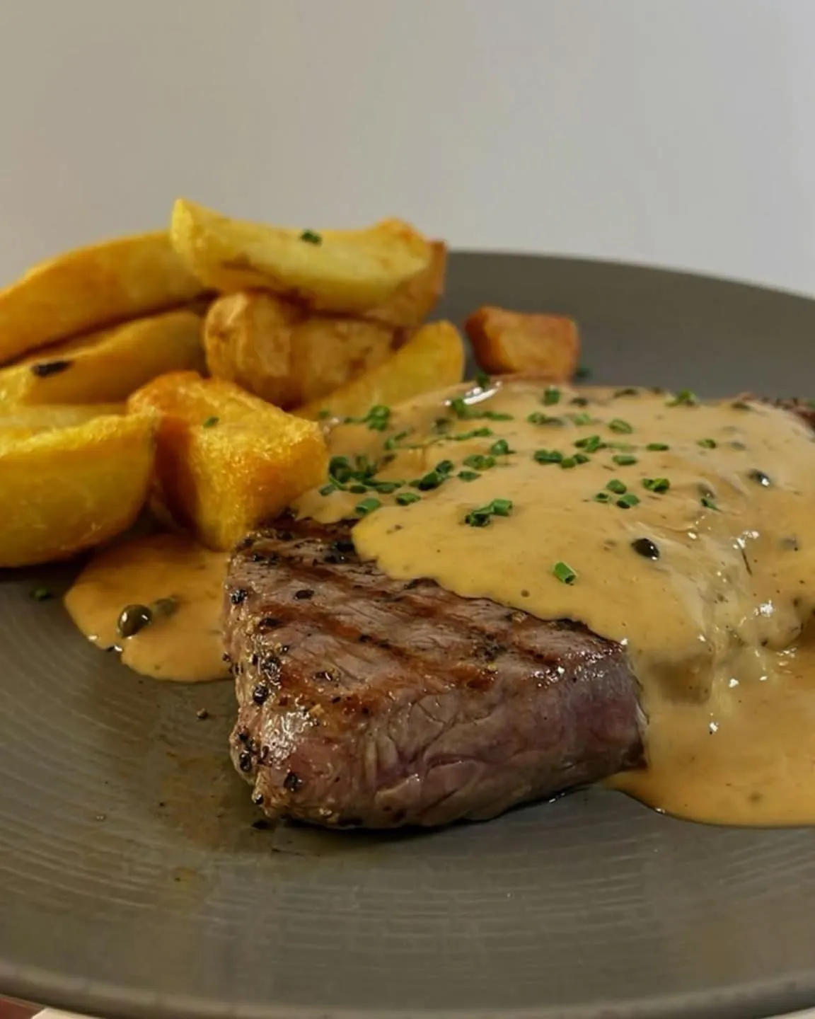 Restaurant/places to eat in Ranfield's Brasserie Hotel Rooms