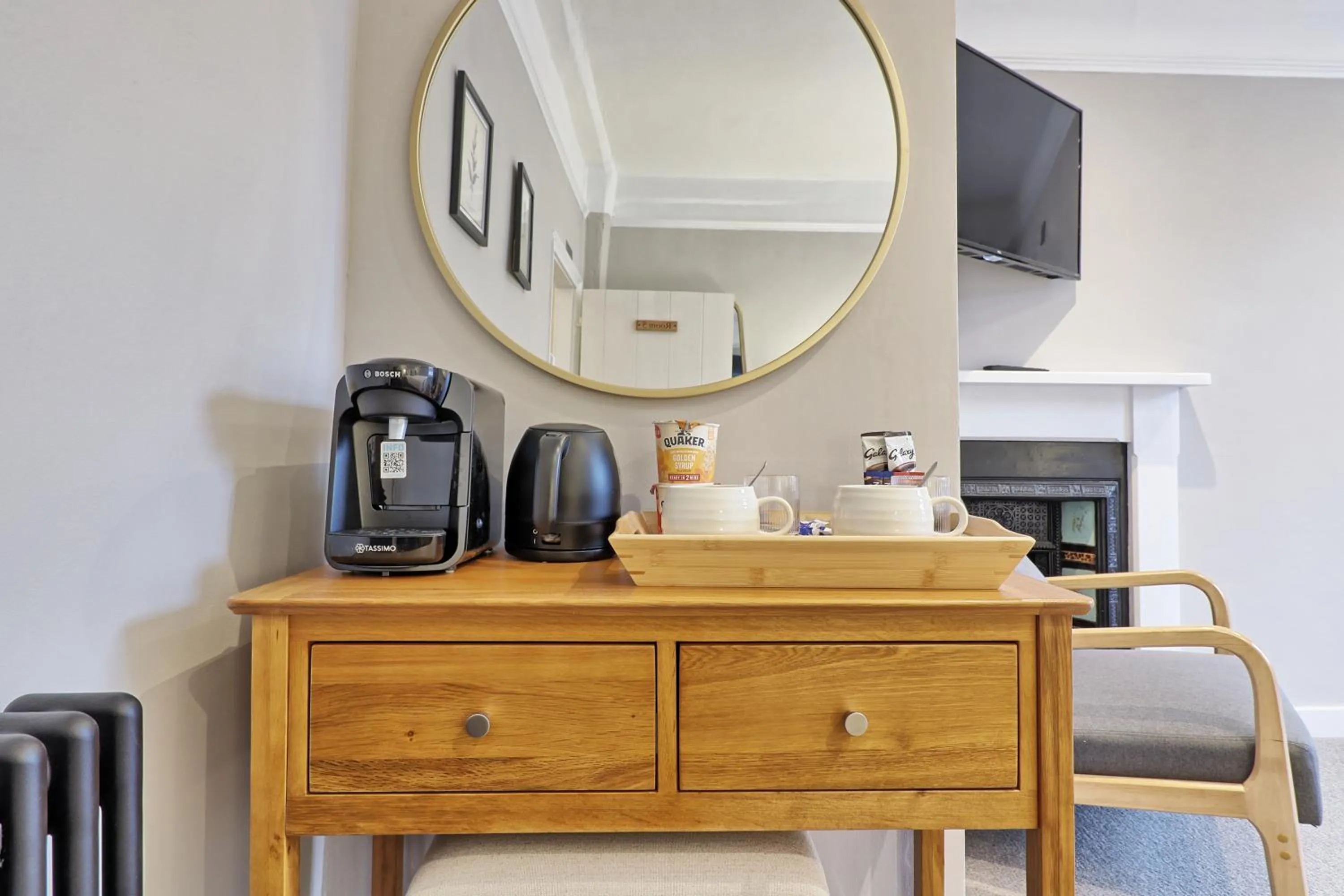 Coffee/tea facilities in Ranfield's Brasserie Hotel Rooms