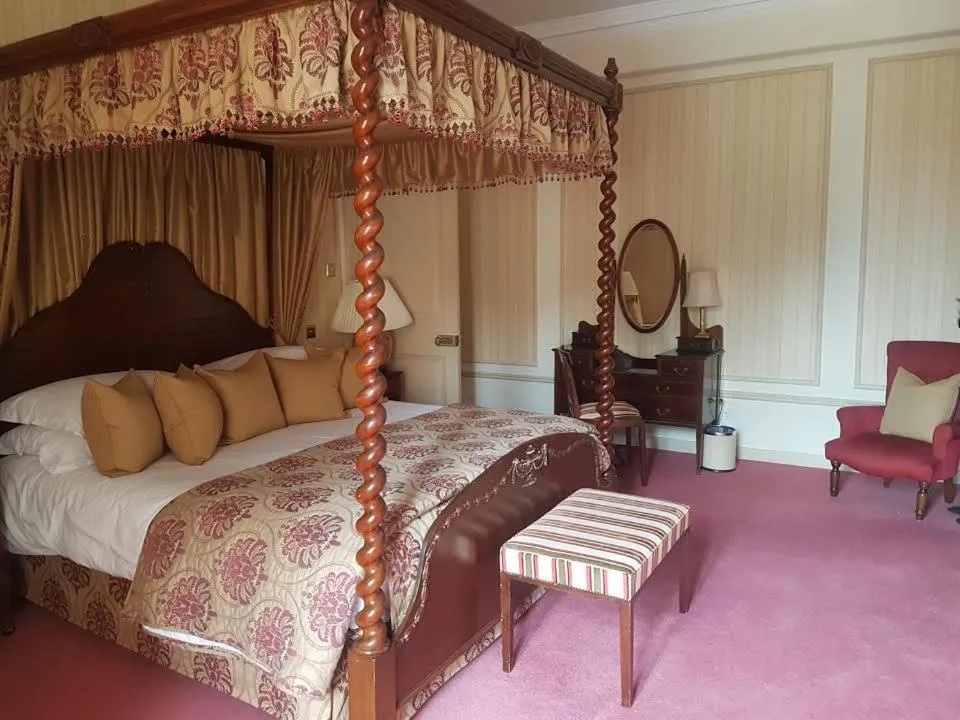 Bedroom, Bed in Tylney Hall Hotel
