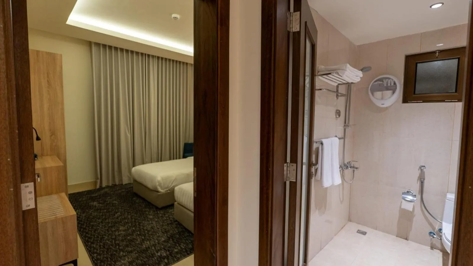 Bathroom, Bed in Maskan Alolya Serviced Apartment
