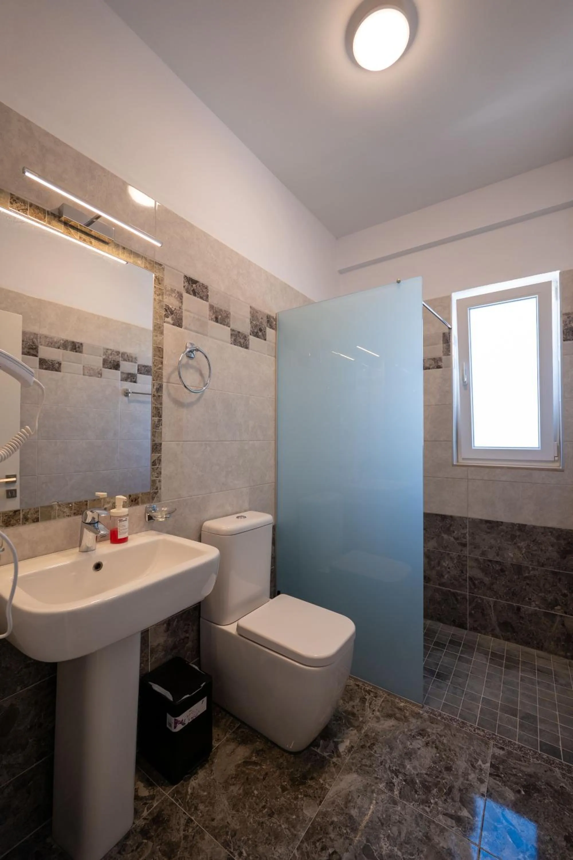 Shower in Golden Hotel