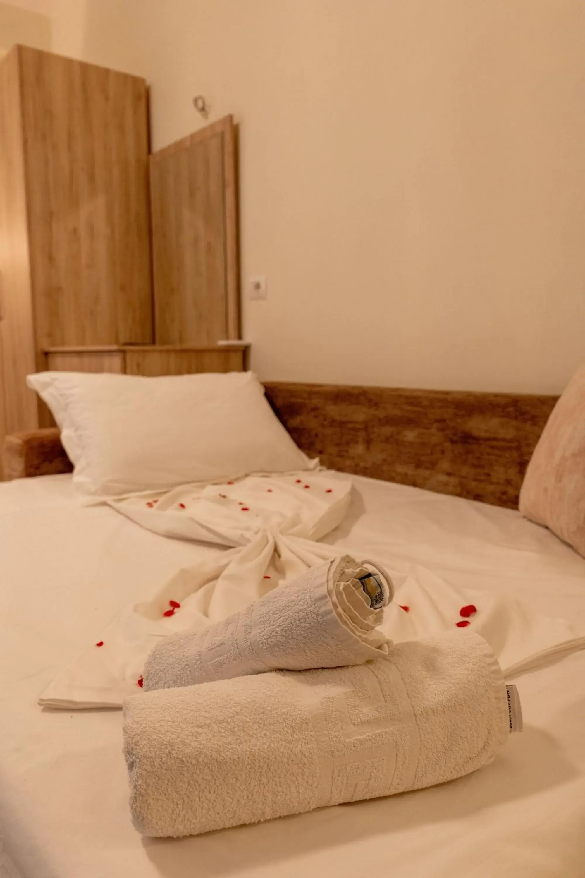 Standard Quadruple Room with Balcony in Golden Hotel Standard Quadruple Room with Balcony in Golden Hotel