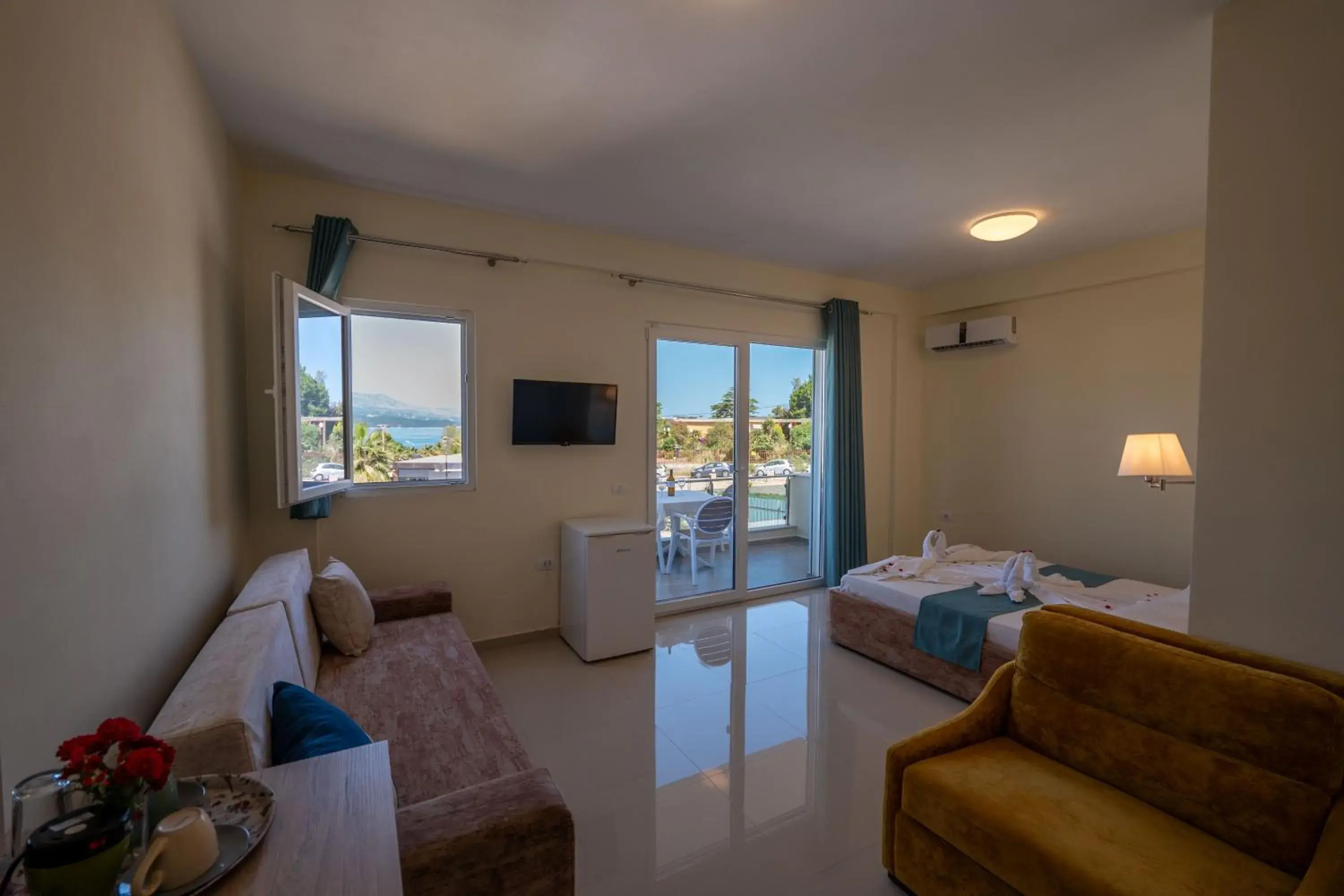 Quadruple Room with Balcony in Golden Hotel Quadruple Room with Balcony in Golden Hotel