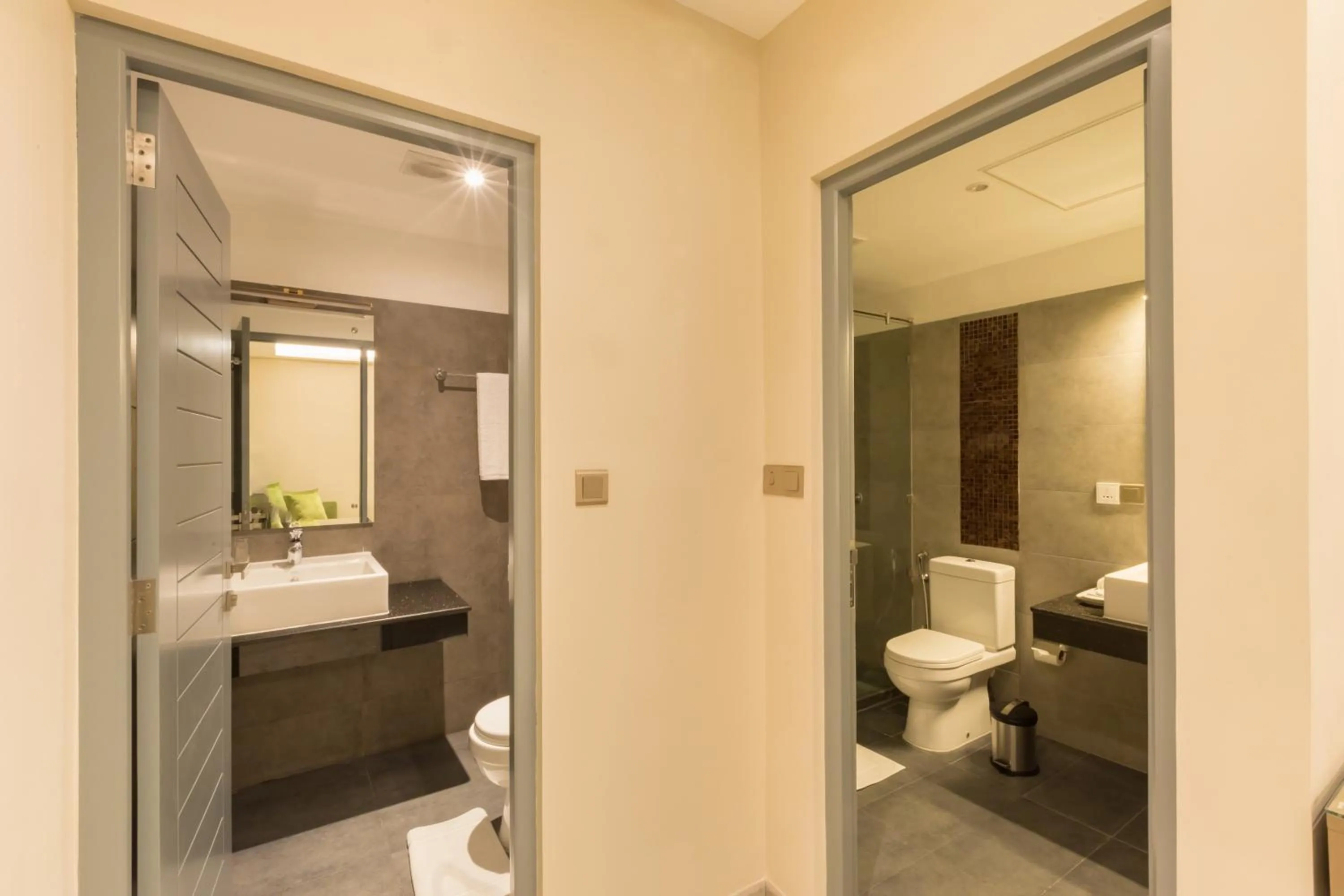 Shower in Yara Nuwara Eliya