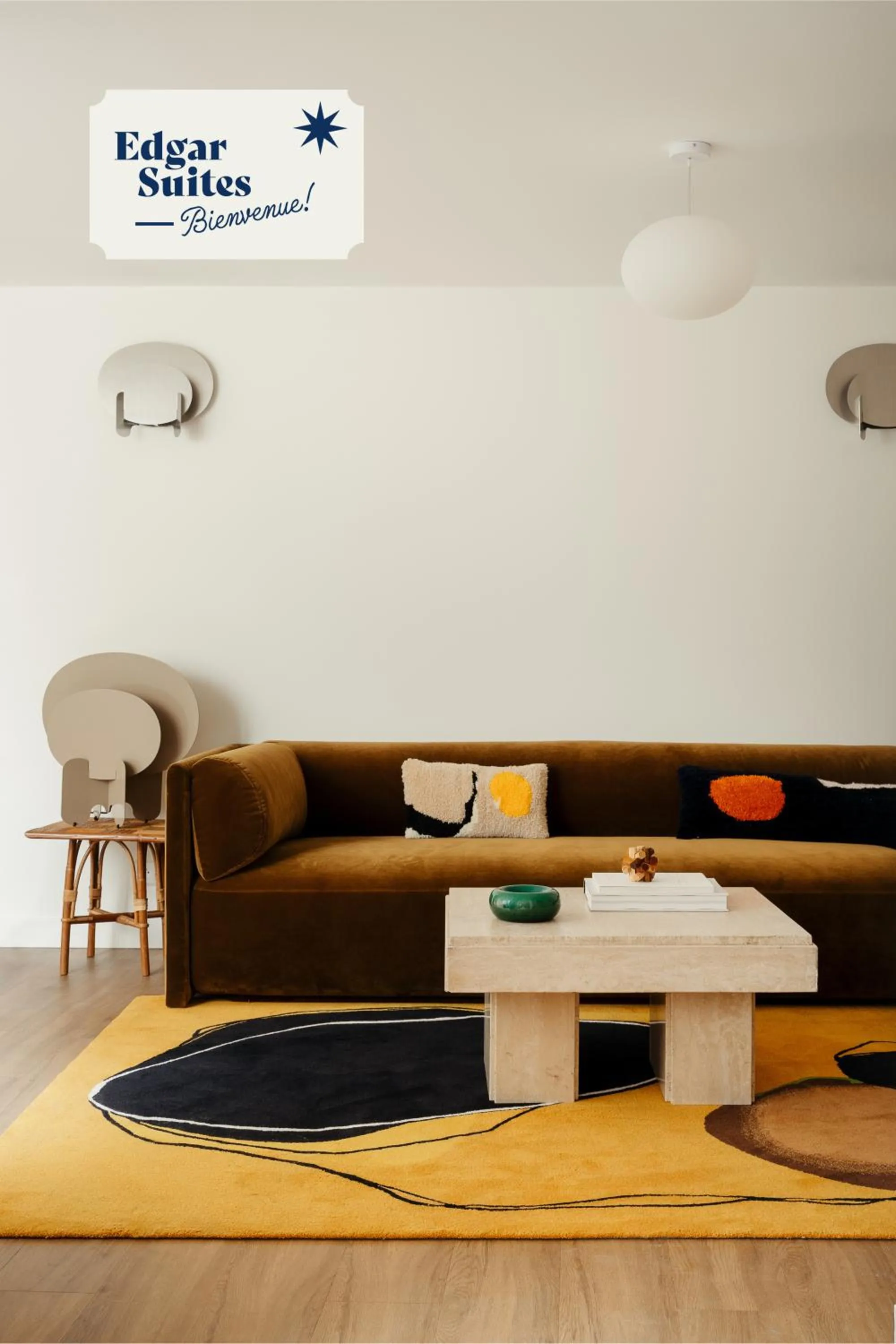 TV and multimedia in Edgar Suites Marais - Temple