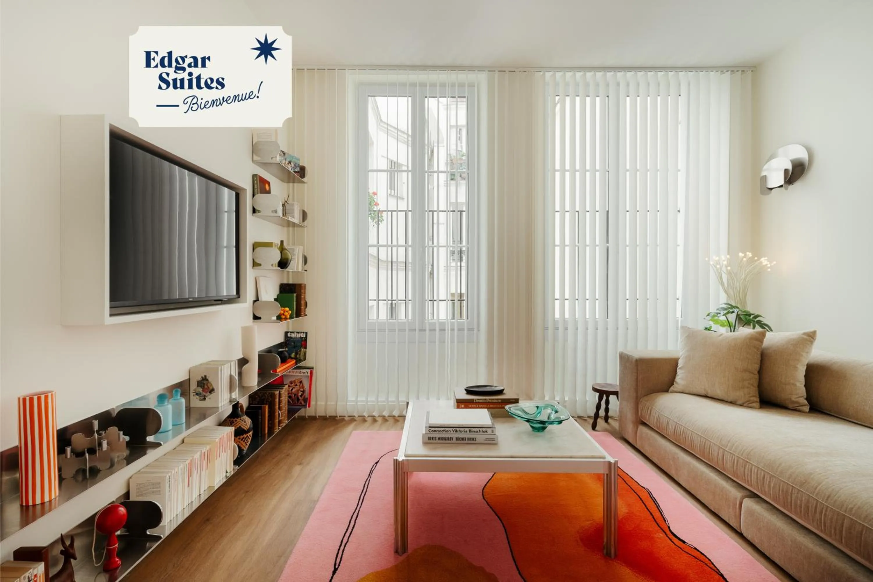 TV and multimedia in Edgar Suites Marais - Temple