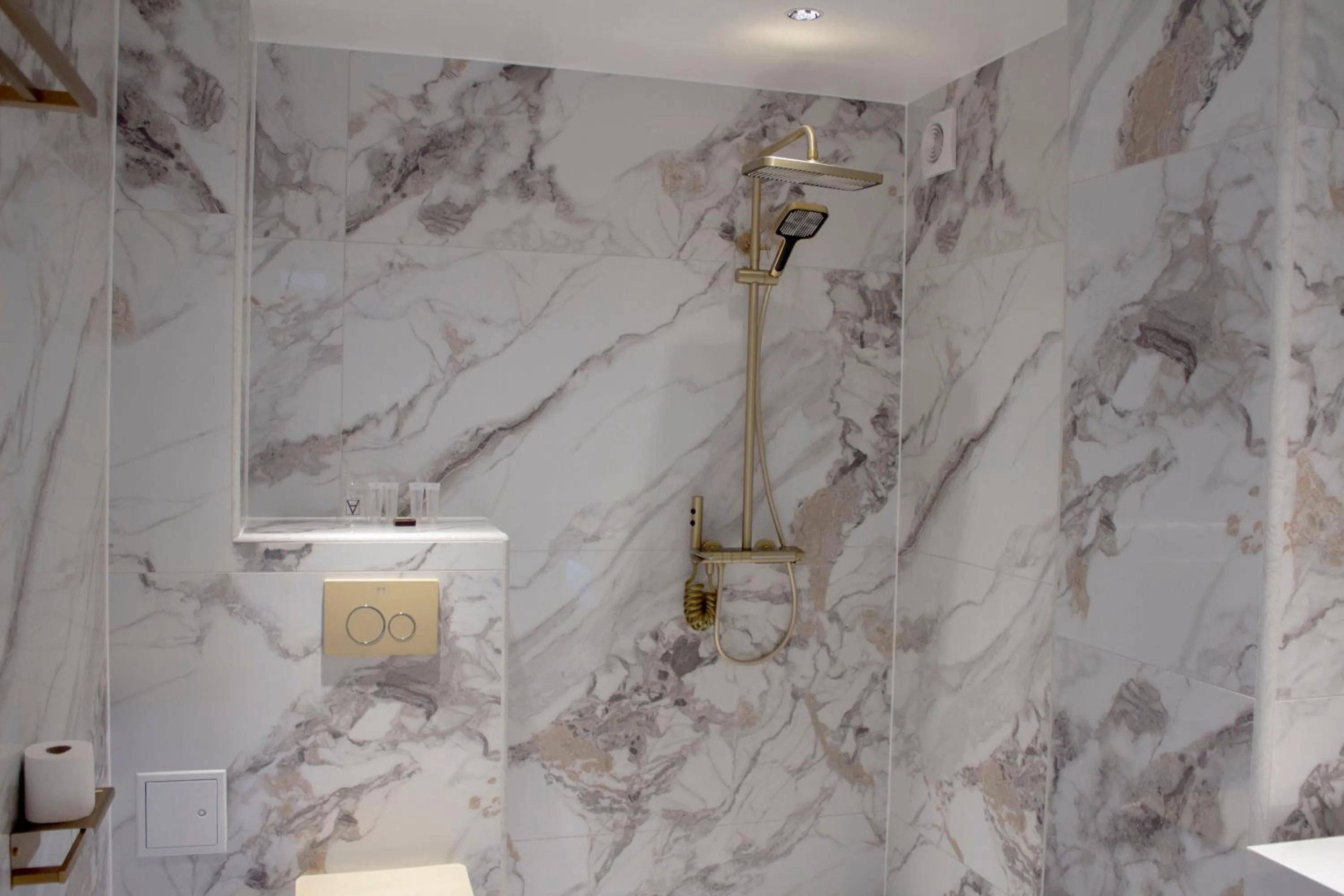 Shower in A Hotels Roskilde