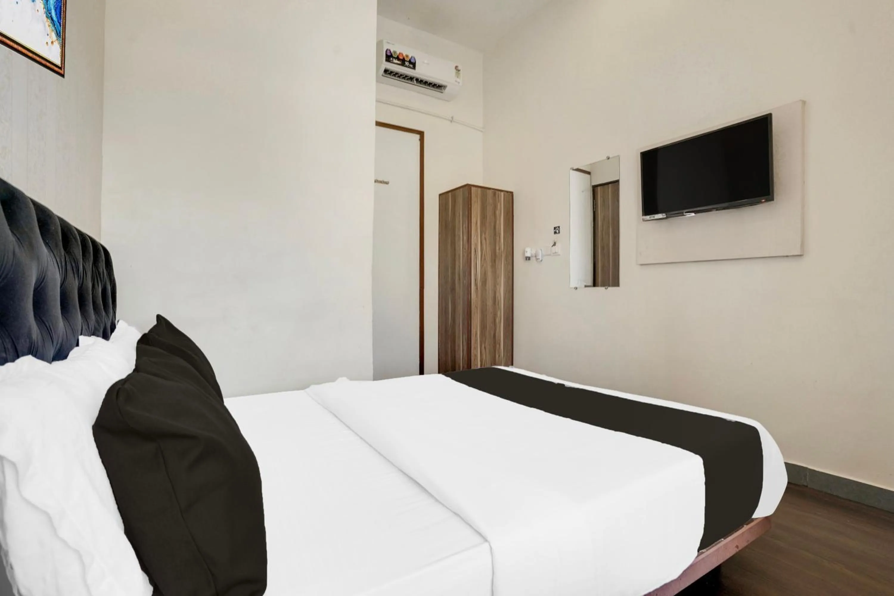 Bedroom in Super Collection O Ville Parle formerly Freedom Star