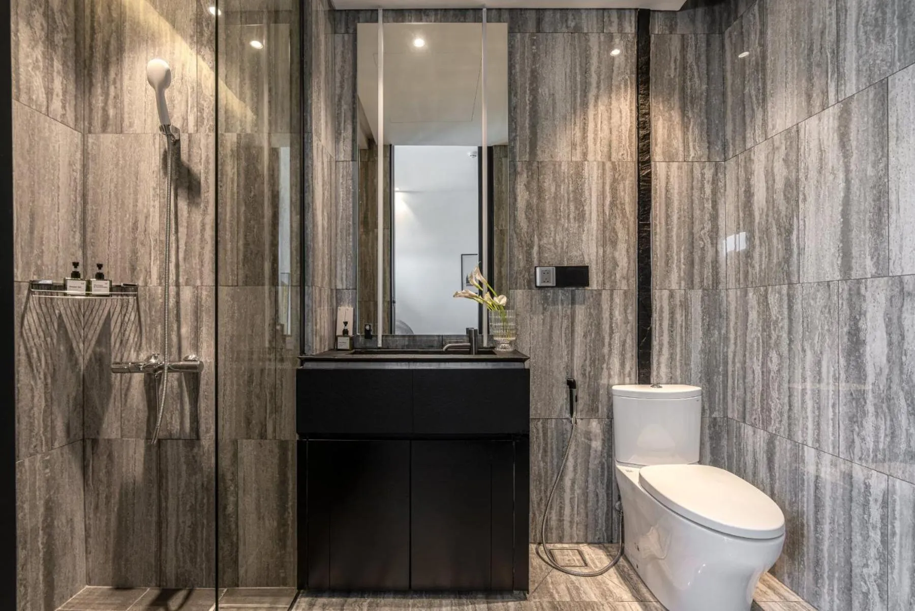 Shower in M Village Nguyễn Kiệm - Cosmo Airport Hotel