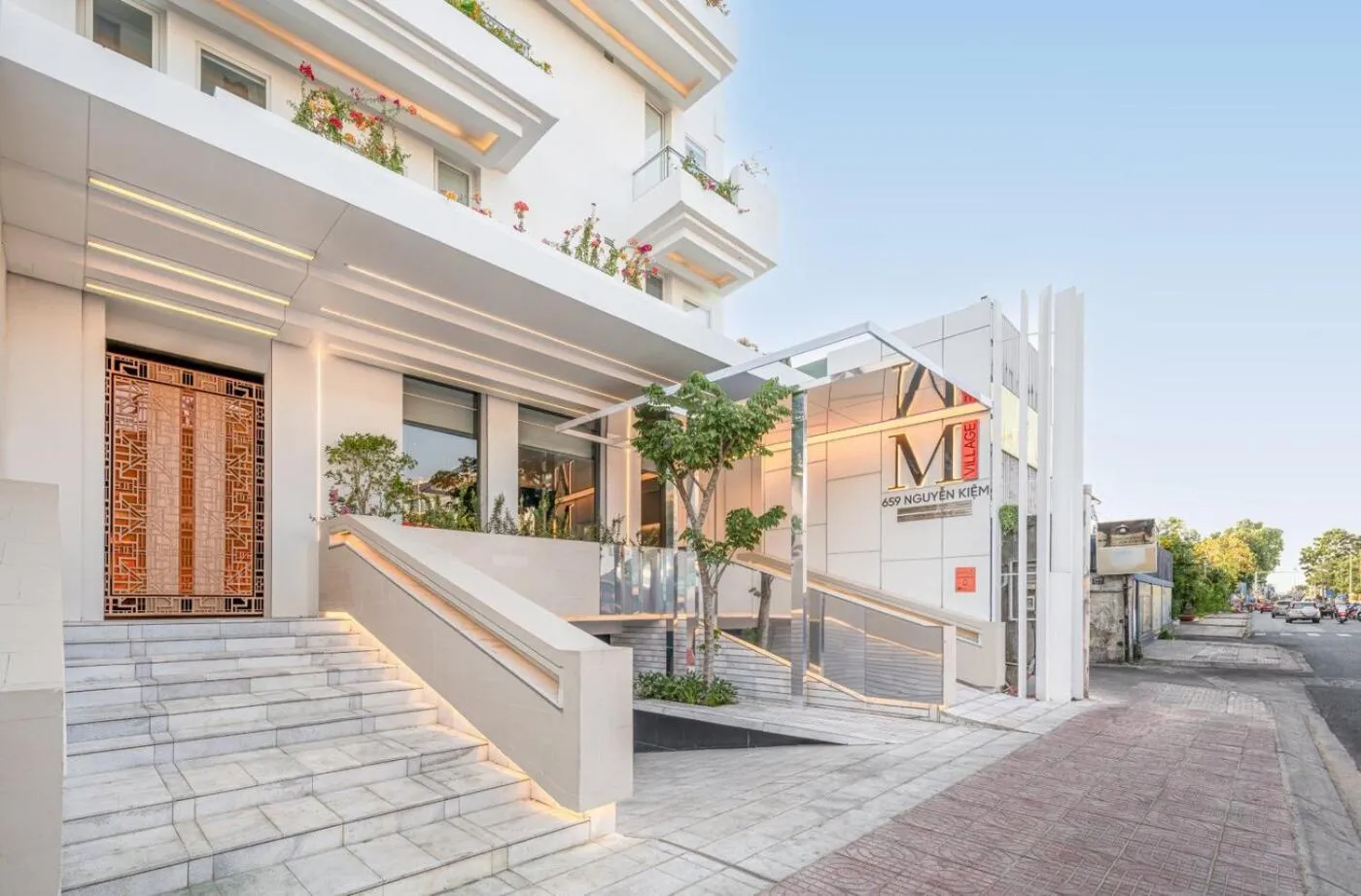 Property building in M Village Nguyễn Kiệm - Cosmo Airport Hotel