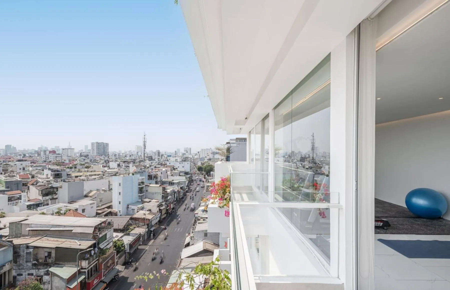 Fitness centre/facilities in M Village Nguyễn Kiệm - Cosmo Airport Hotel