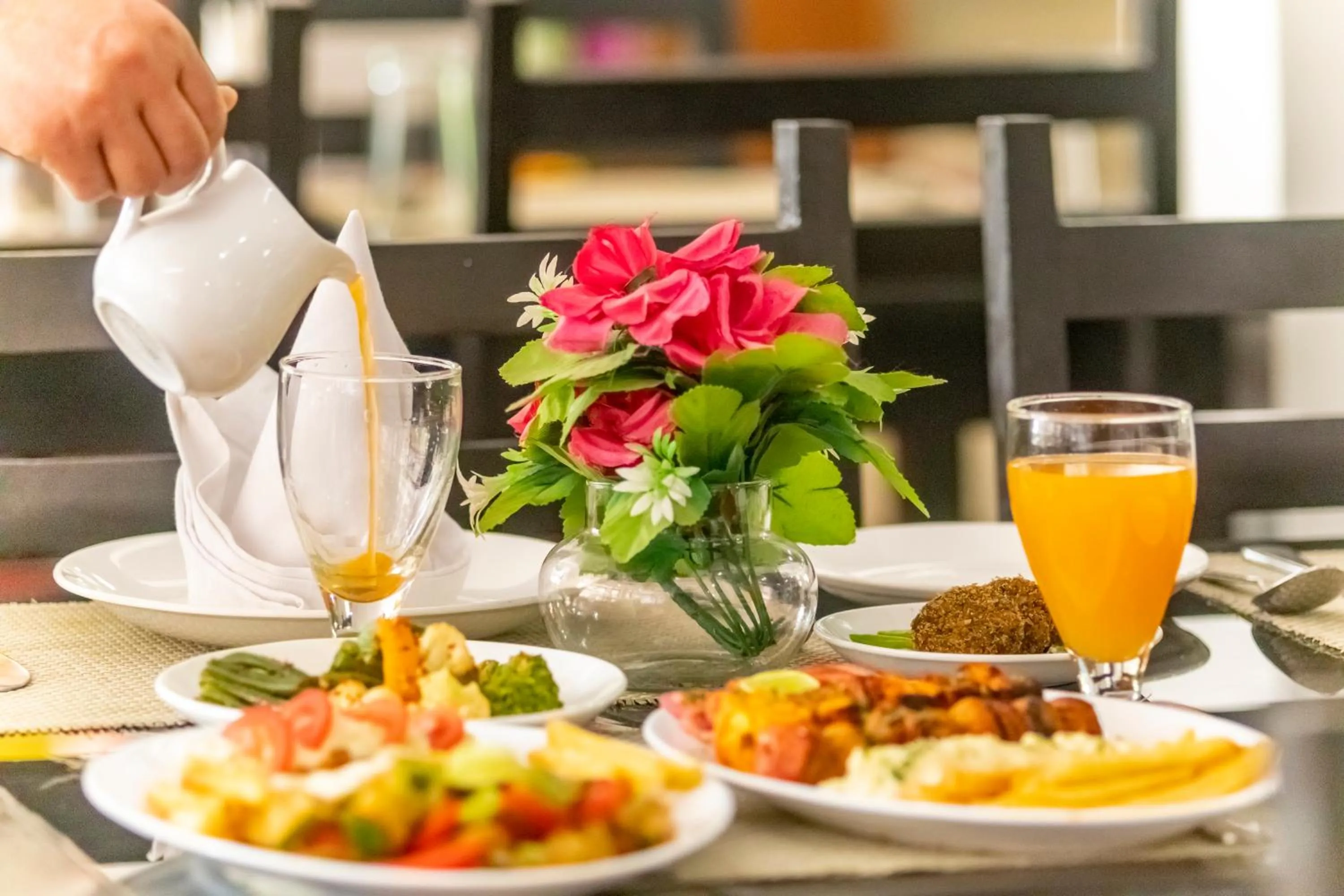 Coffee/tea facilities in Hotel Bob's N Barley Luxury Room Best Hotel in McLeod Ganj