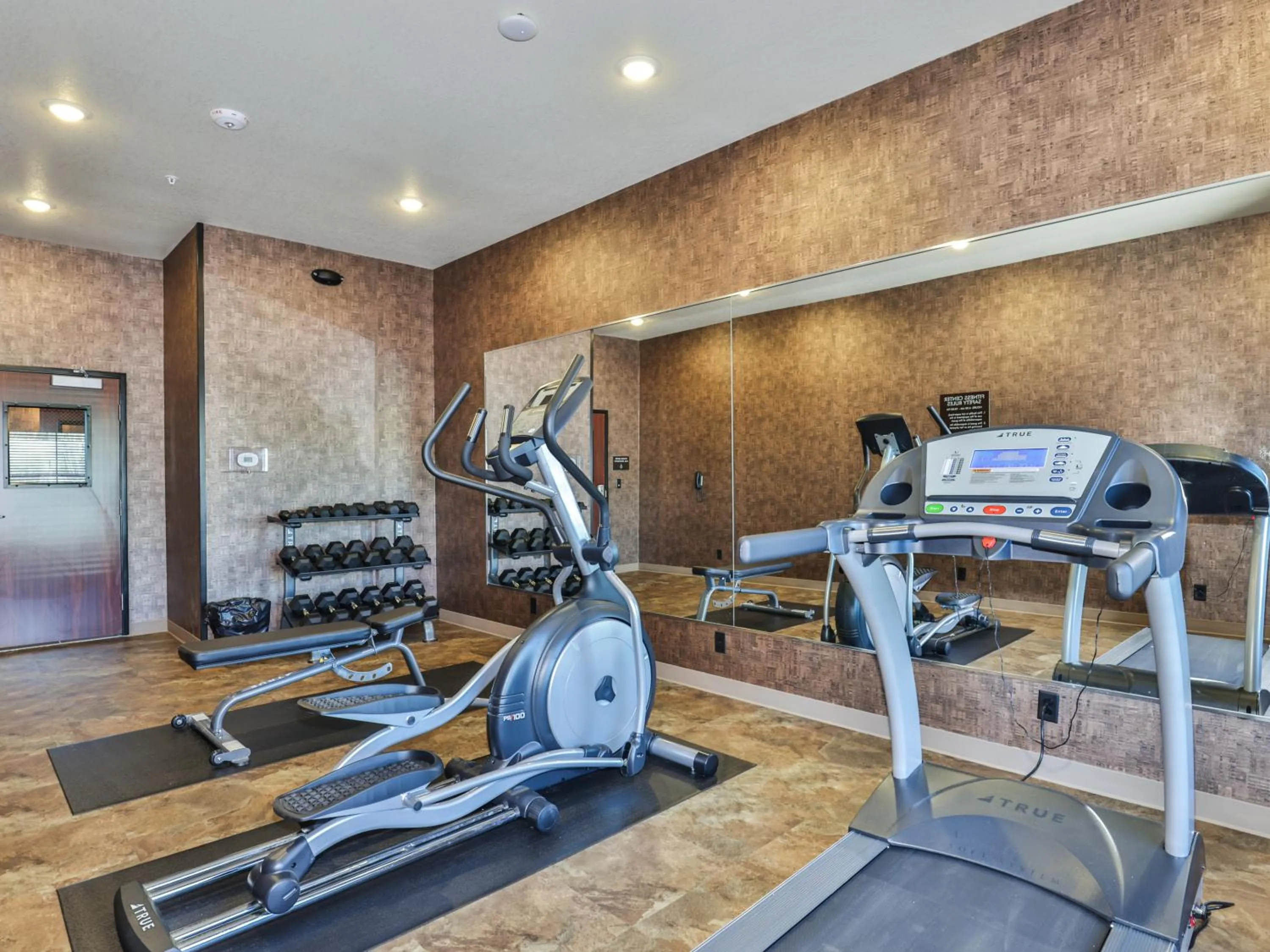 Fitness centre/facilities in Cobblestone Hotel & Suites - Rhinelander