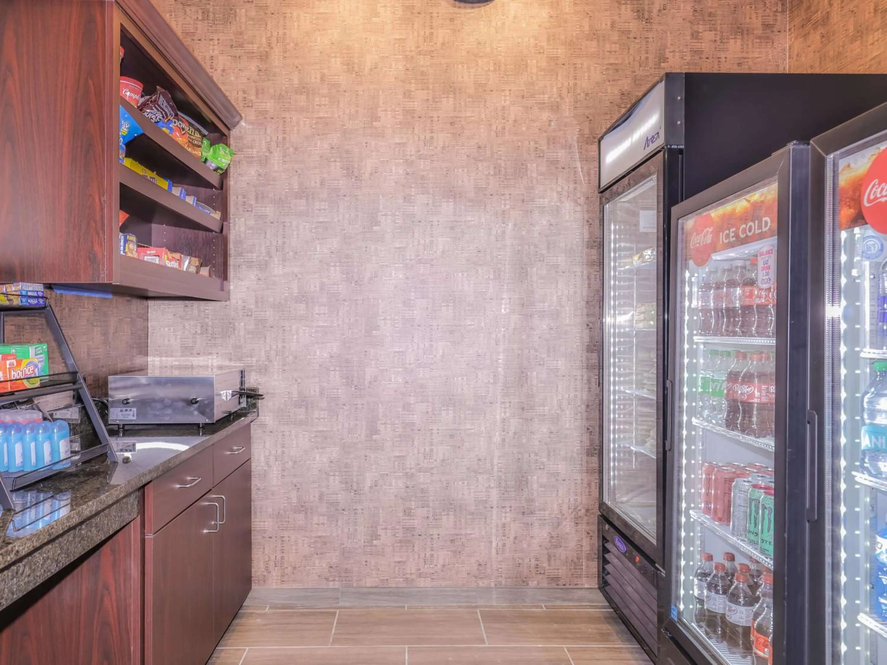 Food and drinks in Cobblestone Hotel & Suites - Rhinelander