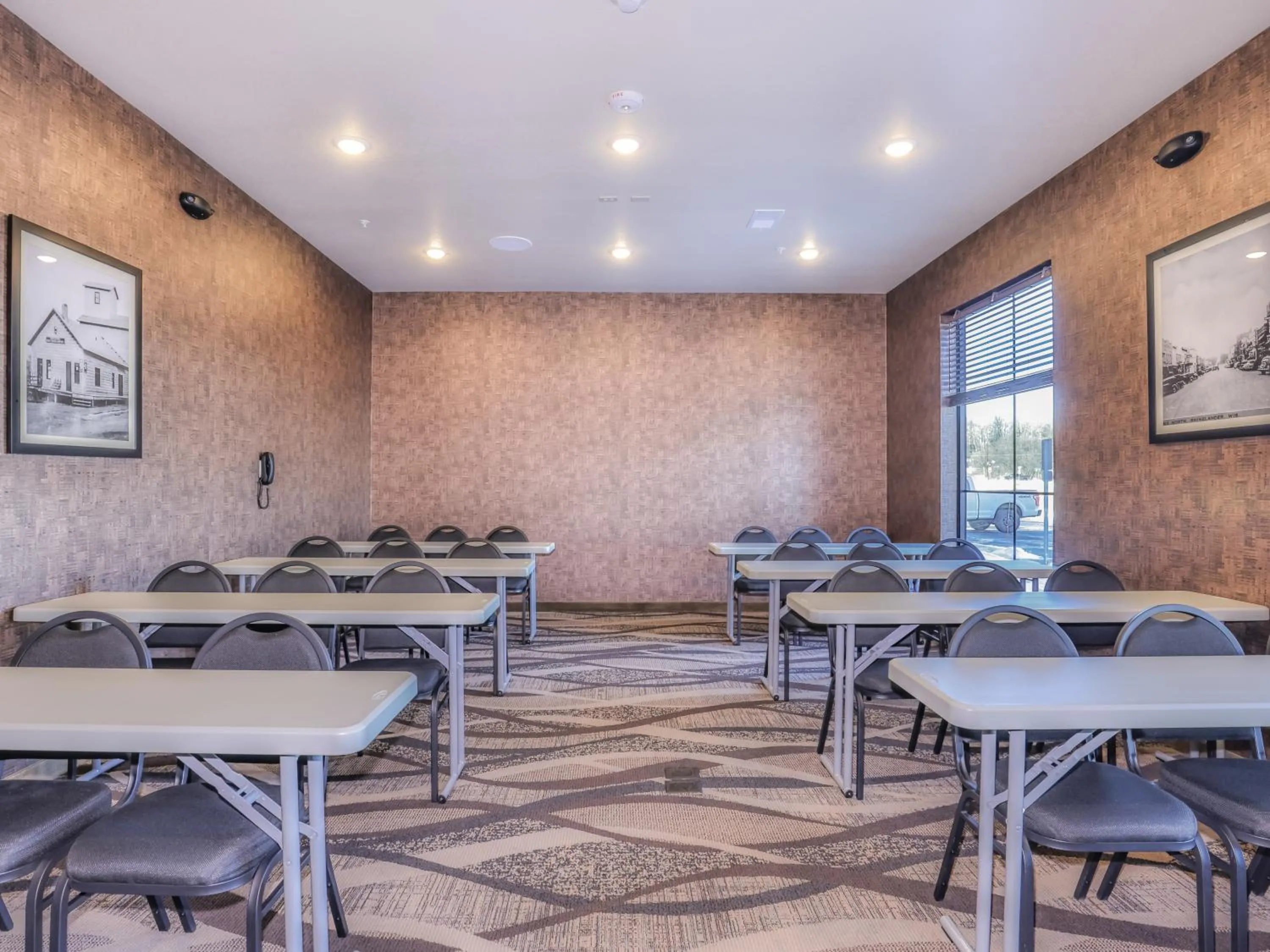 Meeting/conference room in Cobblestone Hotel & Suites - Rhinelander
